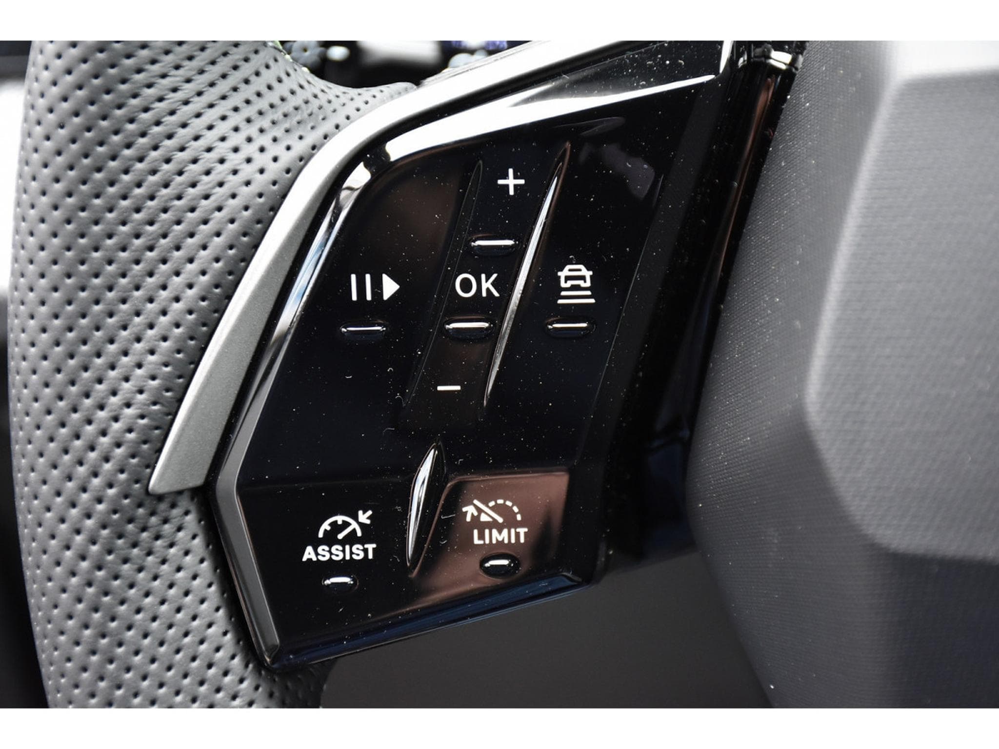 Peugeot 5008 GT Hybrid 145 e-DCS6 7 Pl. ACC CAM NEUF (2026) - Photo 19