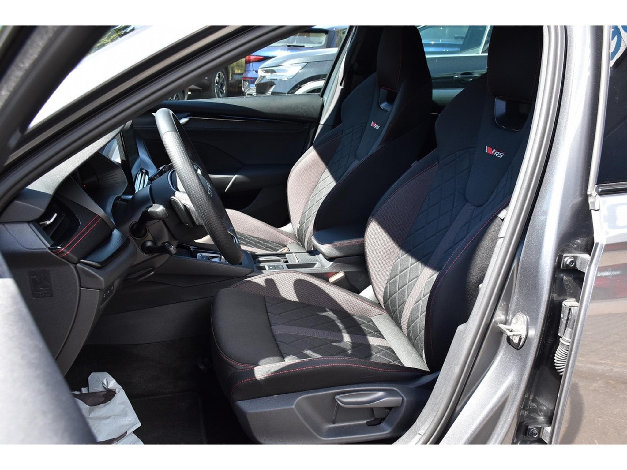 Skoda Octavia Combi 2.0 TSI RS DSG TRAVEL SIDE ATT RMQ 1° MAIN (2025) - Photo 6