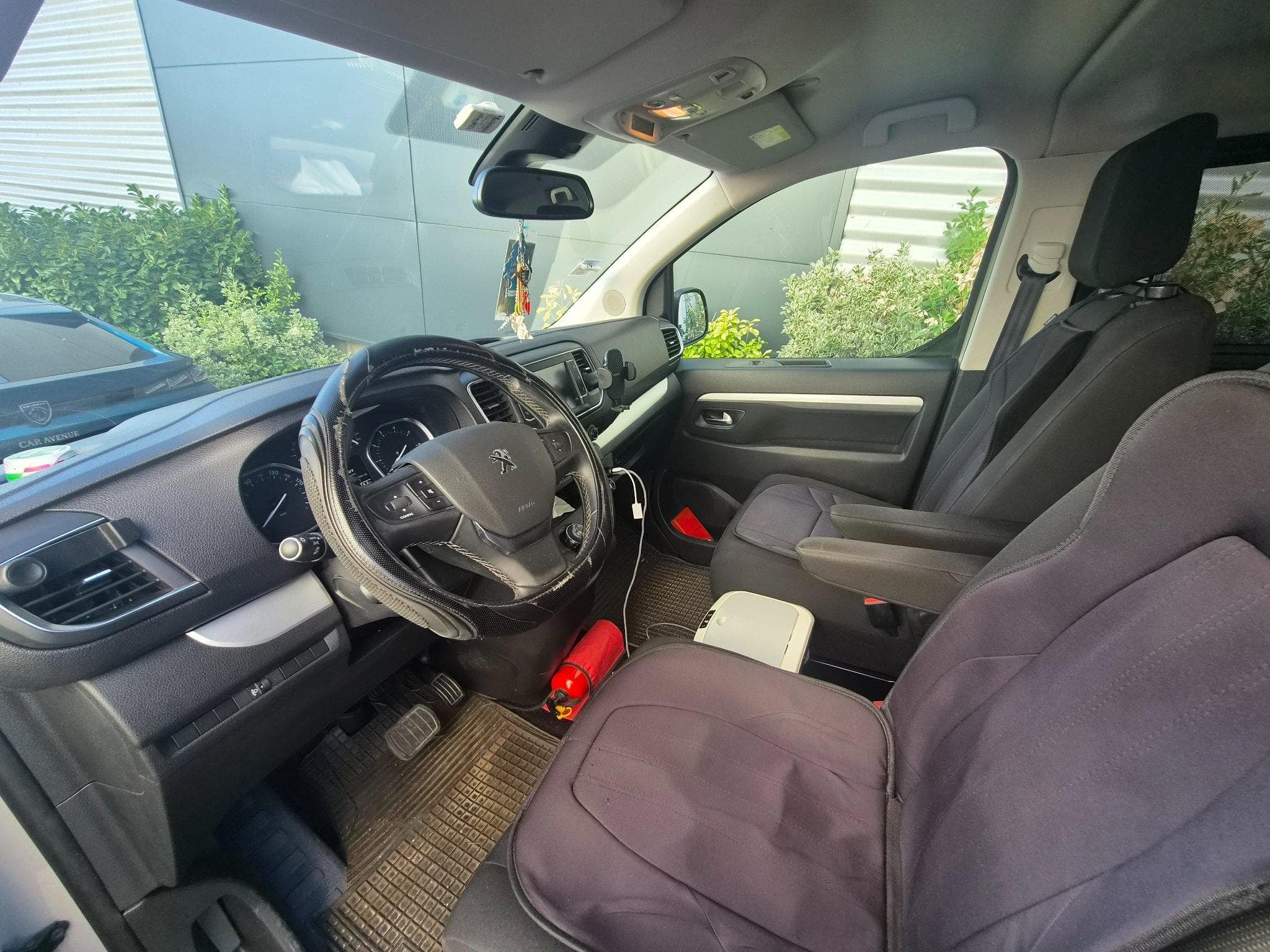 Peugeot Traveller XL (2022) - Photo 3