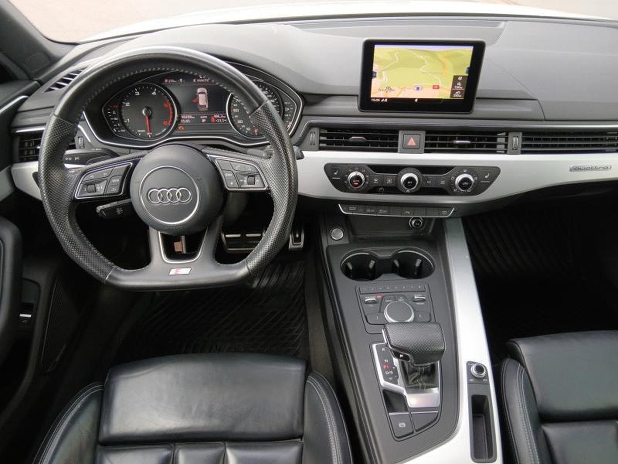 Audi A4 Avant Sport 2.0 TDI quattro s-tronic (2016) - Photo 8