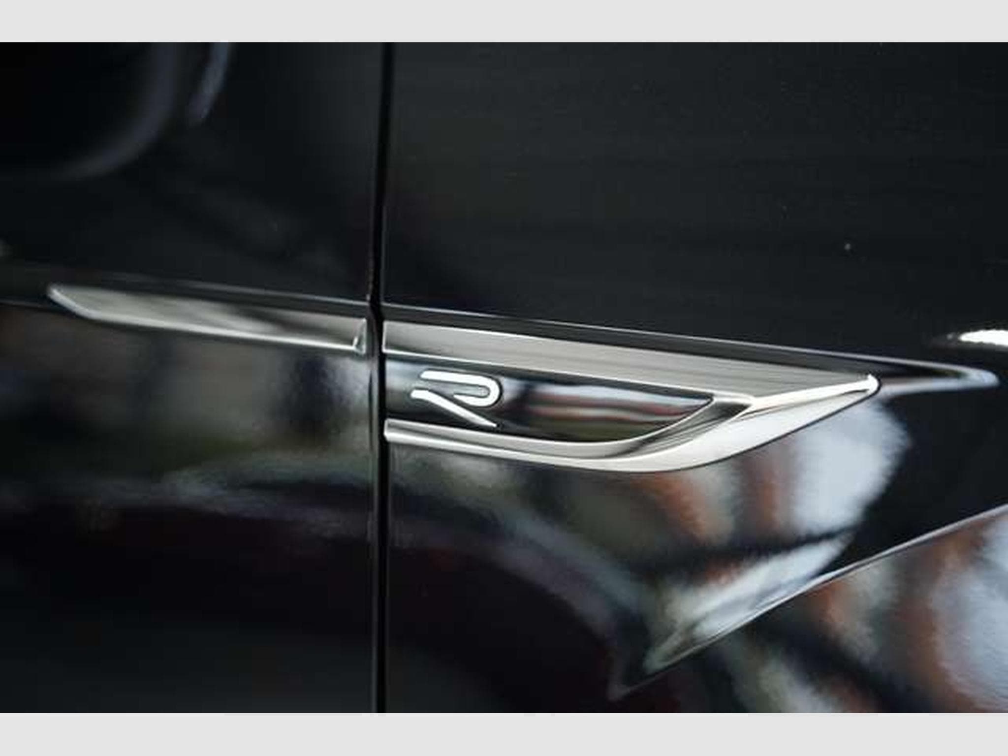VW T-Roc R 4M *2.H *19 *Pano *AKRA *beats *ACC (2023) - Photo 12