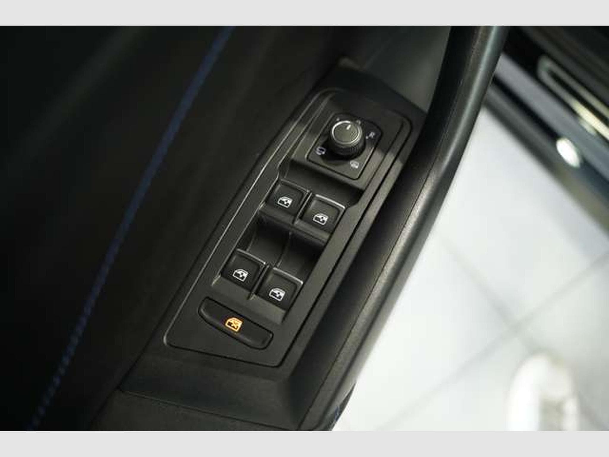 VW T-Roc R 4M *2.H *19 *Pano *AKRA *beats *ACC (2023) - Photo 26