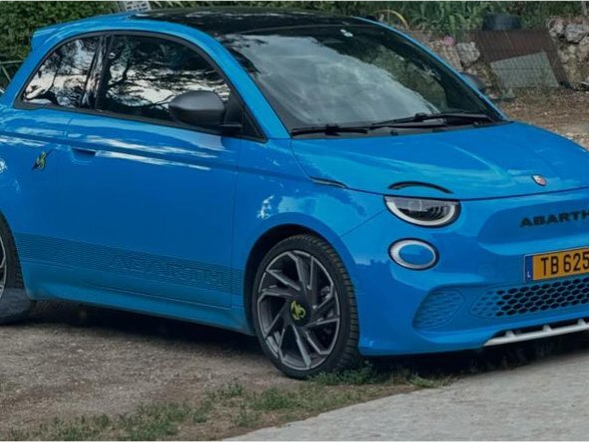 Fiat 500 Scorpionissimo fuel électrique (2024) - Photo 2