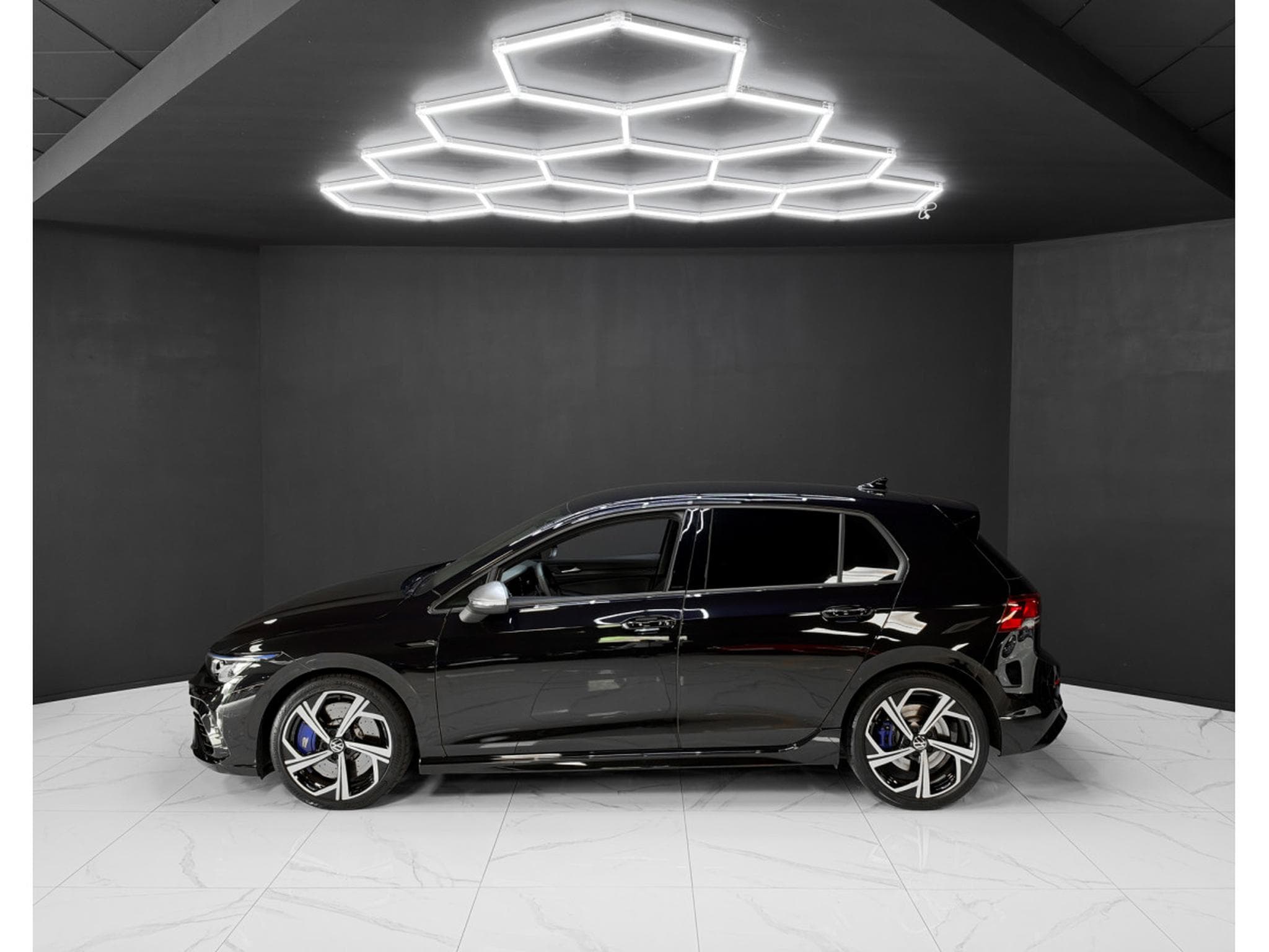 VW Golf R 2.0 TSI R DSG 4 Motion (2023) - Foto 2