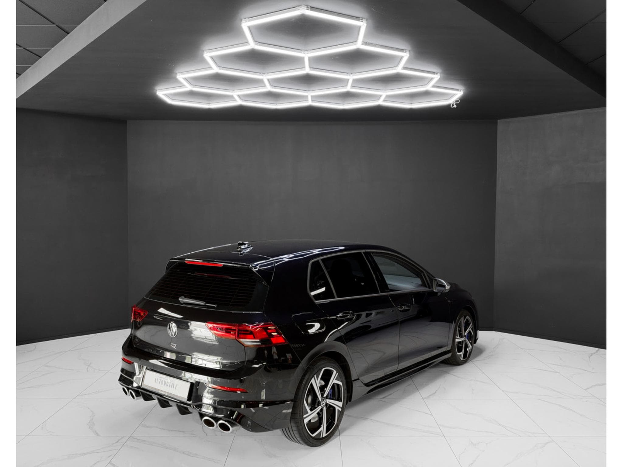 VW Golf R 2.0 TSI R DSG 4 Motion (2023) - Foto 5