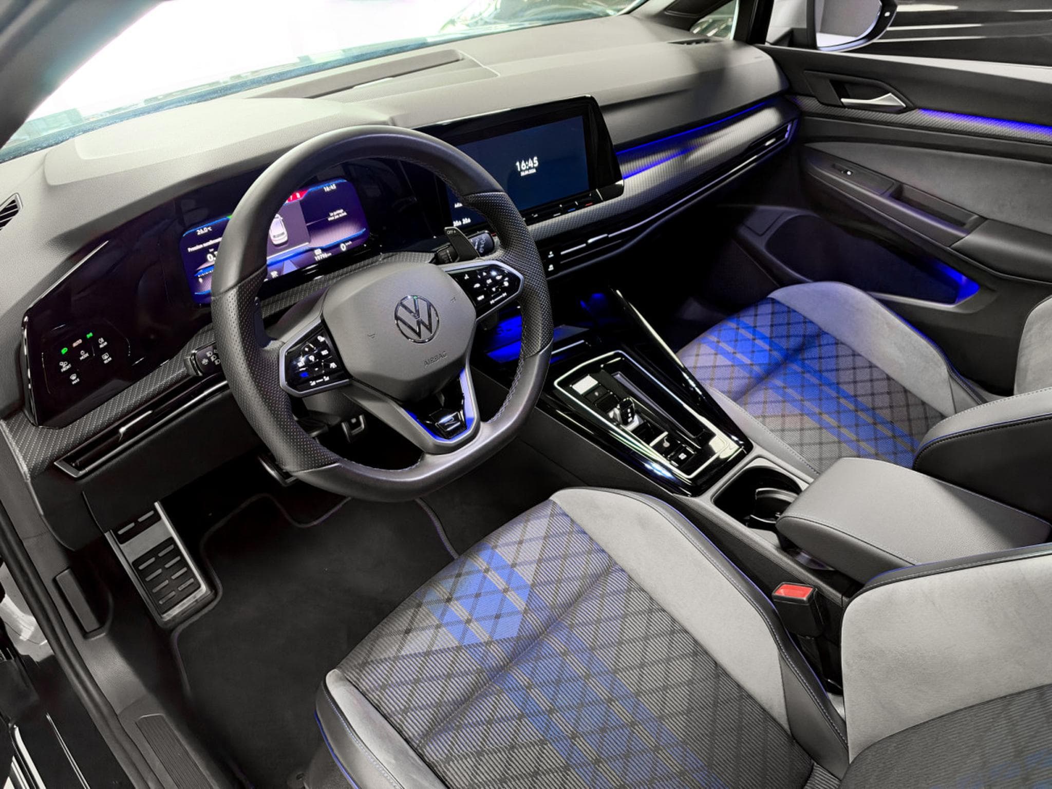 VW Golf R 2.0 TSI R DSG 4 Motion (2023) - Foto 9