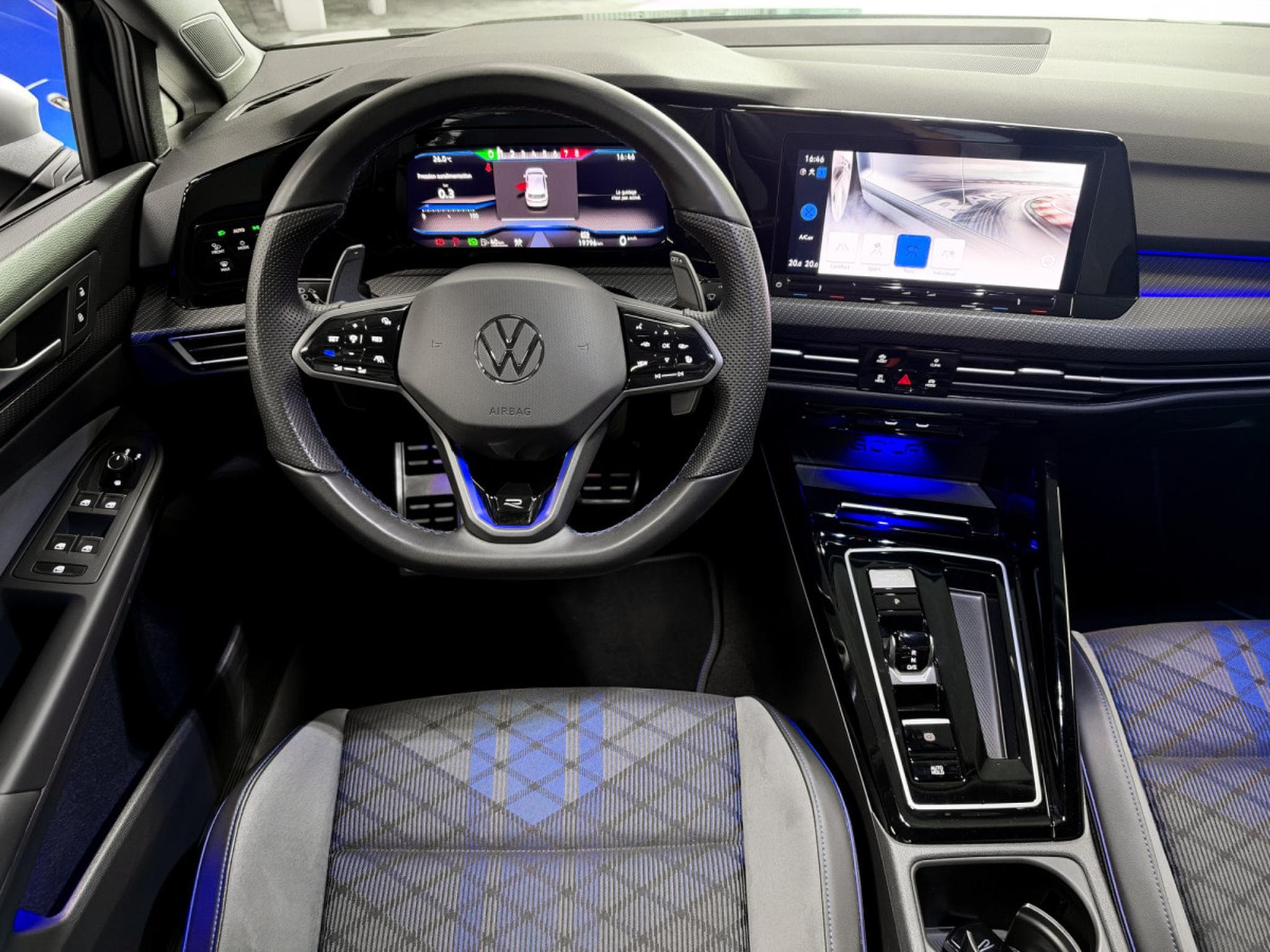 VW Golf R 2.0 TSI R DSG 4 Motion (2023) - Foto 12