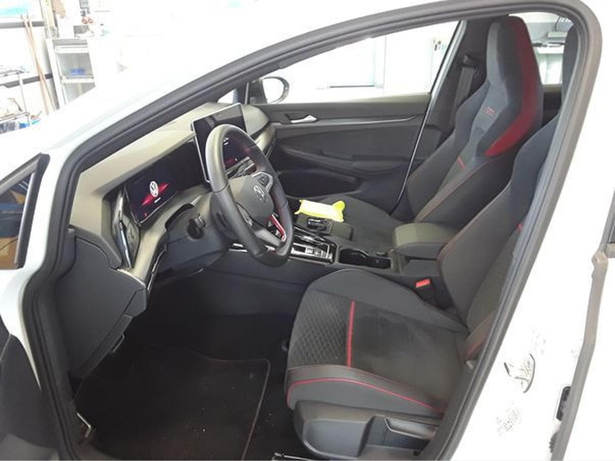 VW Golf GTI PHASE 2 Clubsport Performance 2.0 TSI 300 CV DSG7 * AKRA (2024) - Foto 6