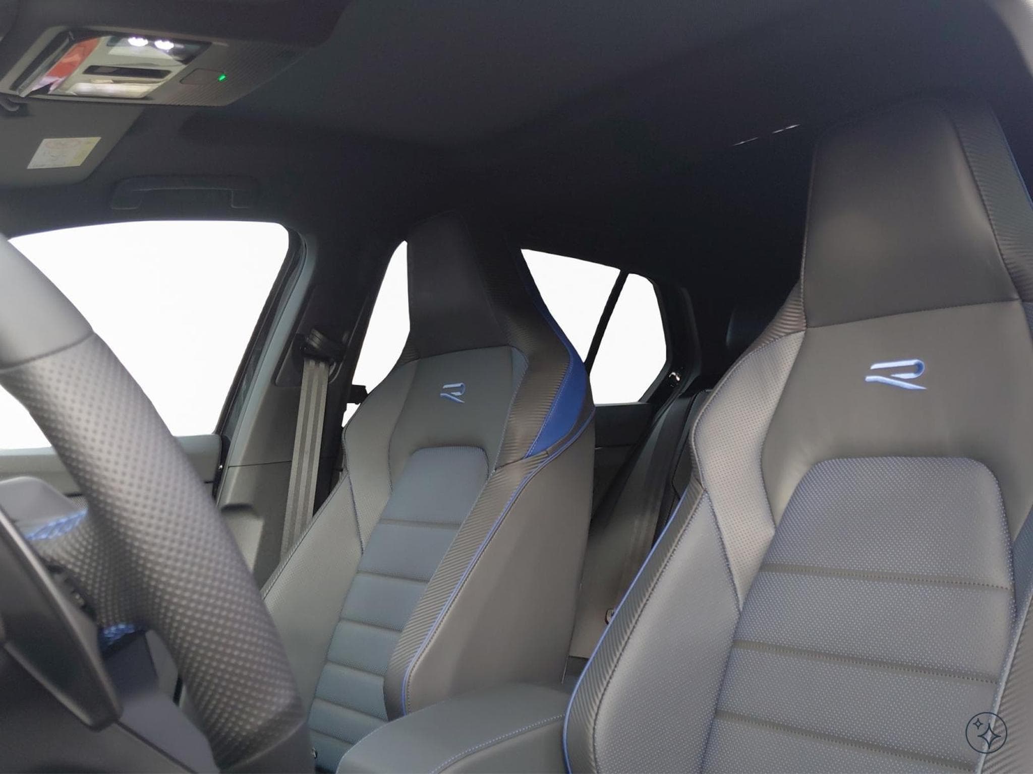 VW Golf R (2026) - Photo 17