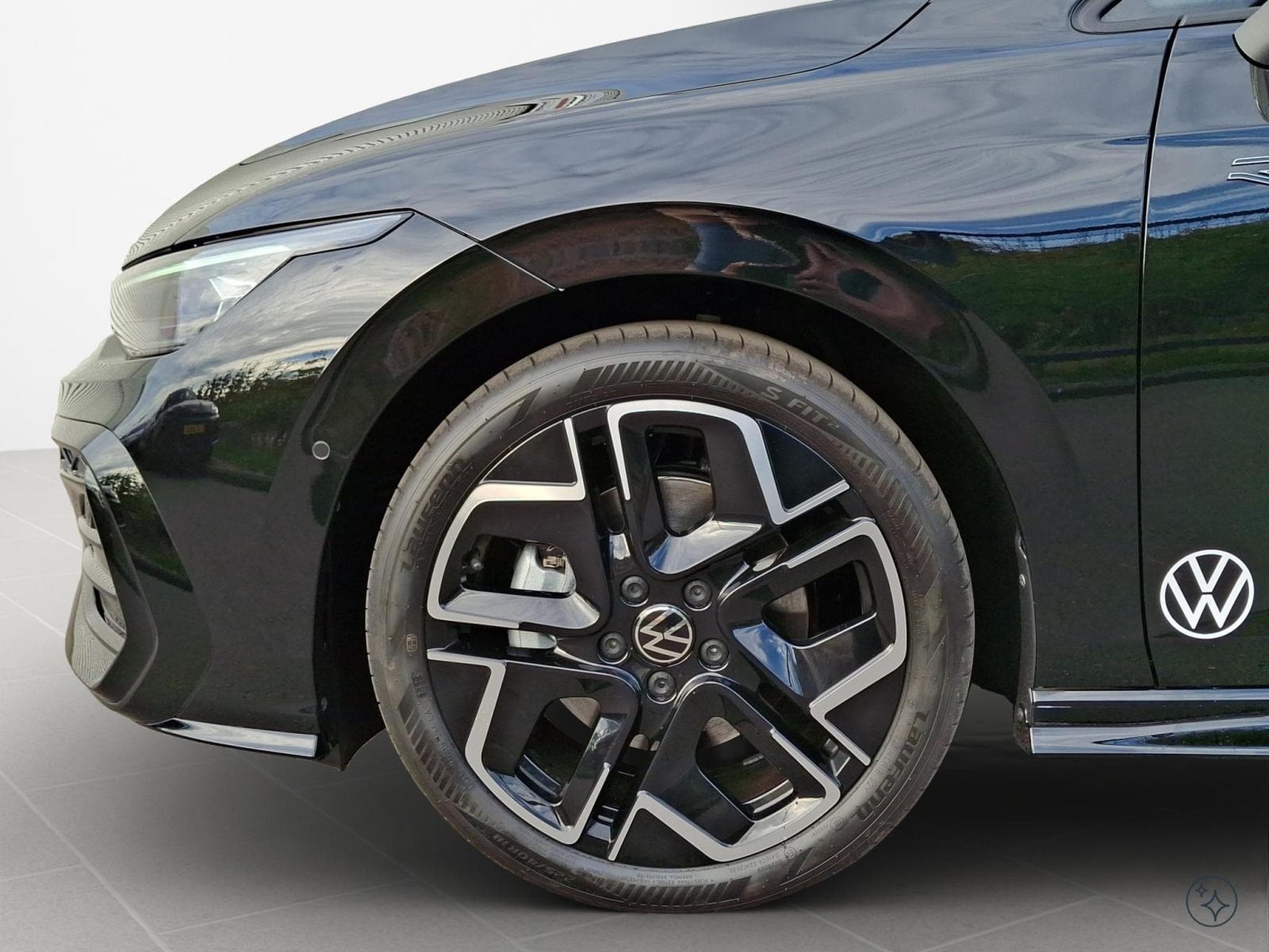 VW Golf R-Line (2026) - Photo 8