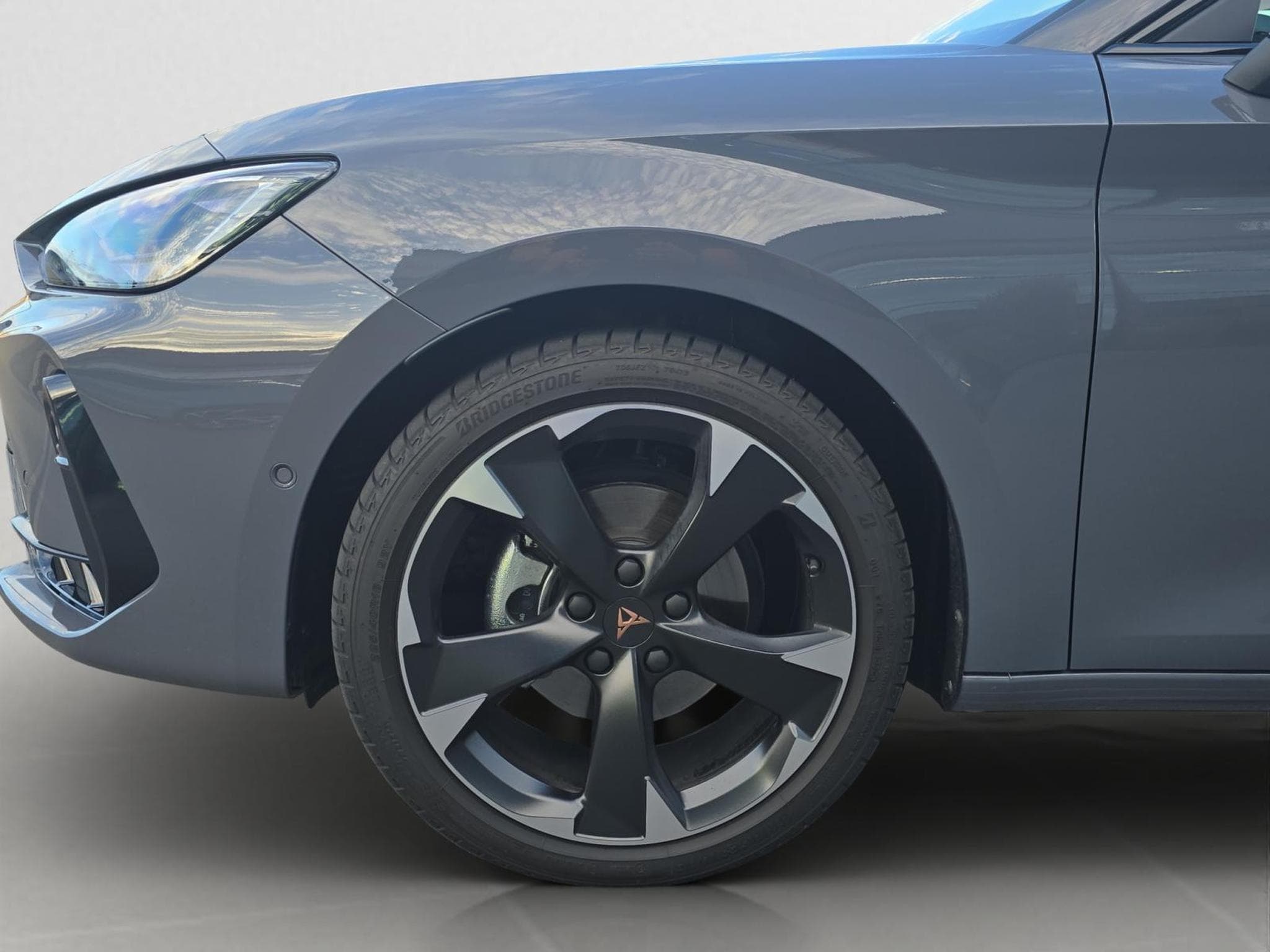 Cupra Leon eTsi (2026) - Photo 8