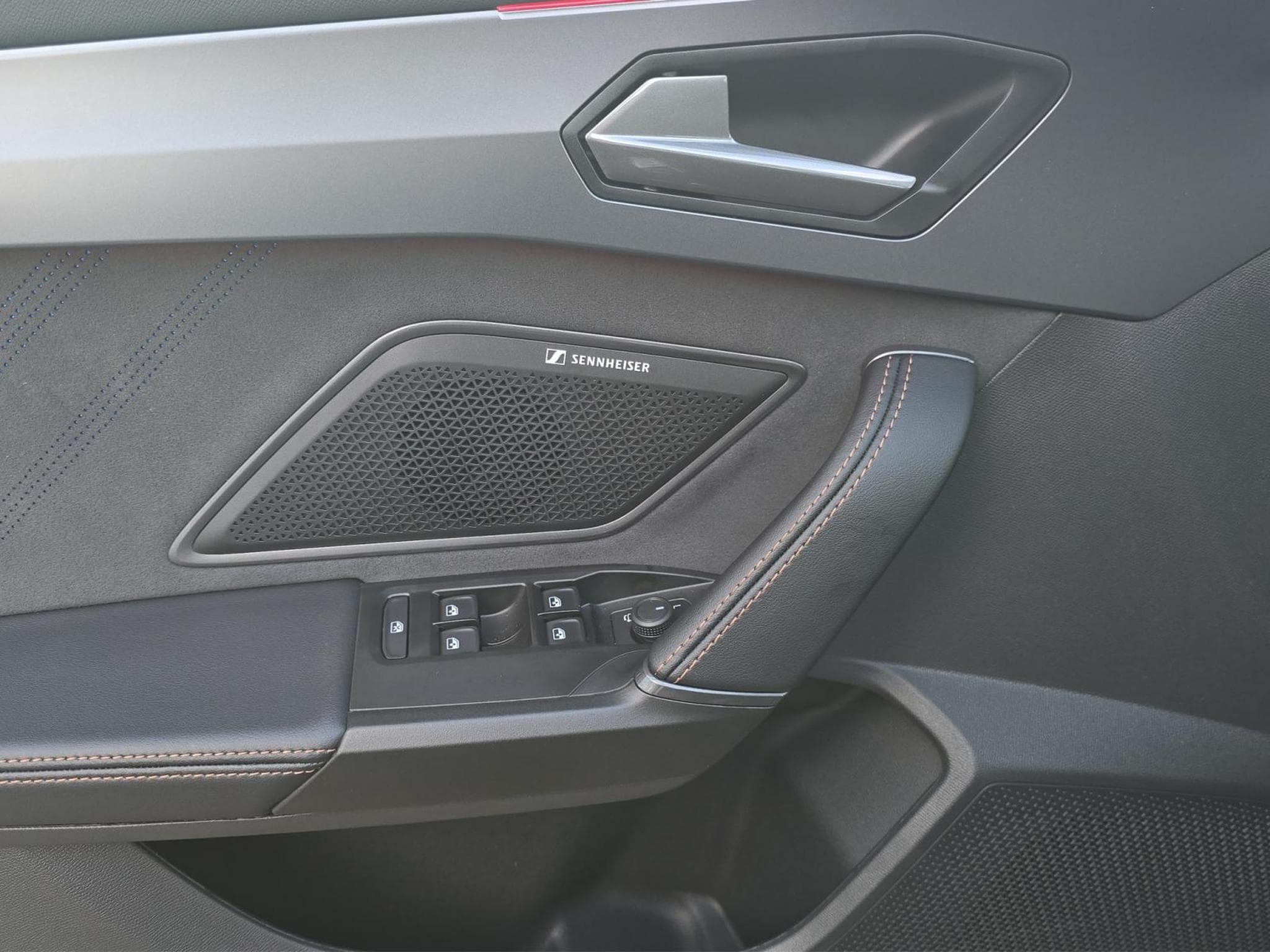 Cupra Leon eTsi (2026) - Photo 14