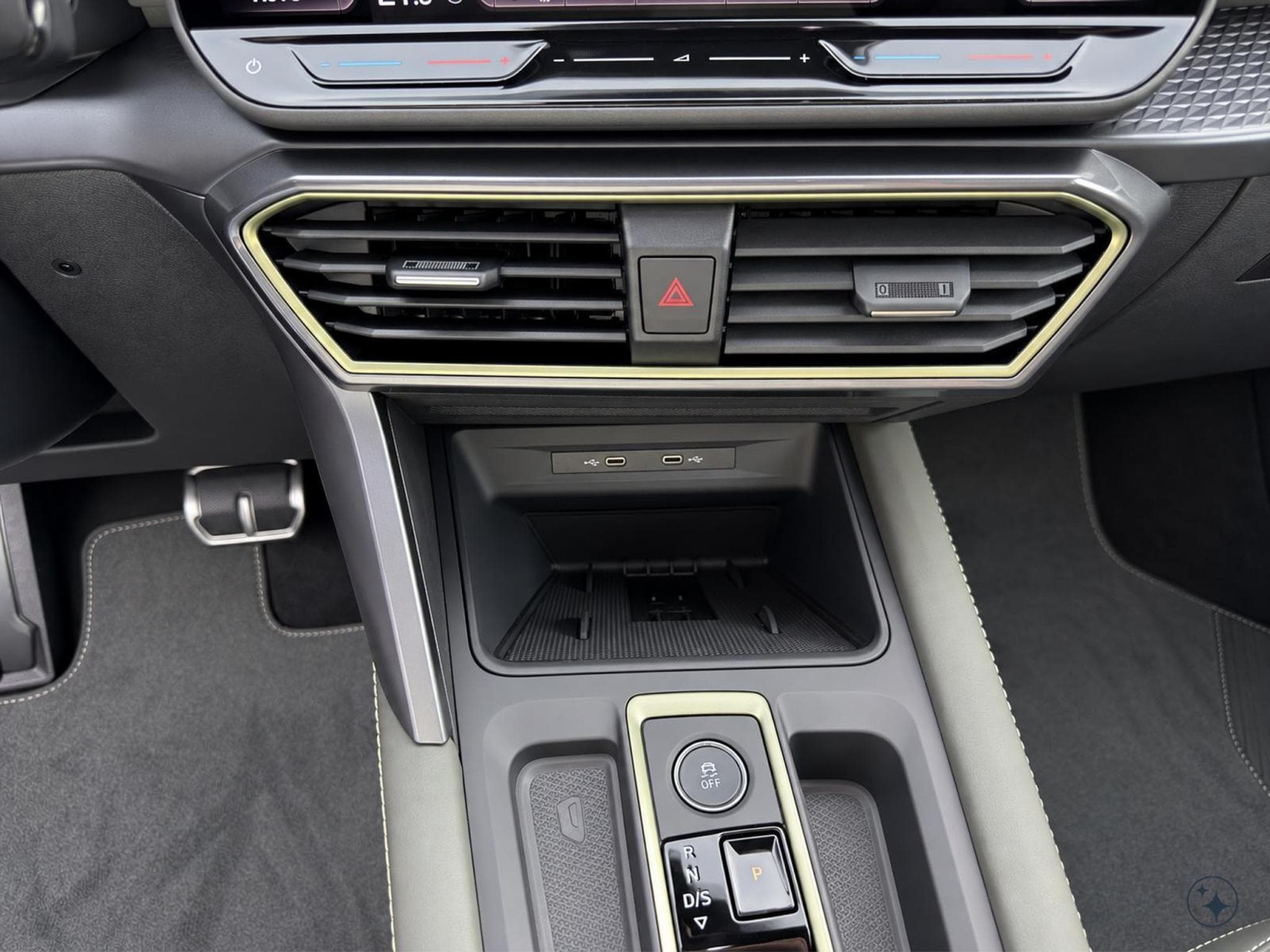 Cupra Leon SPORTSTOURER (2026) - Photo 12