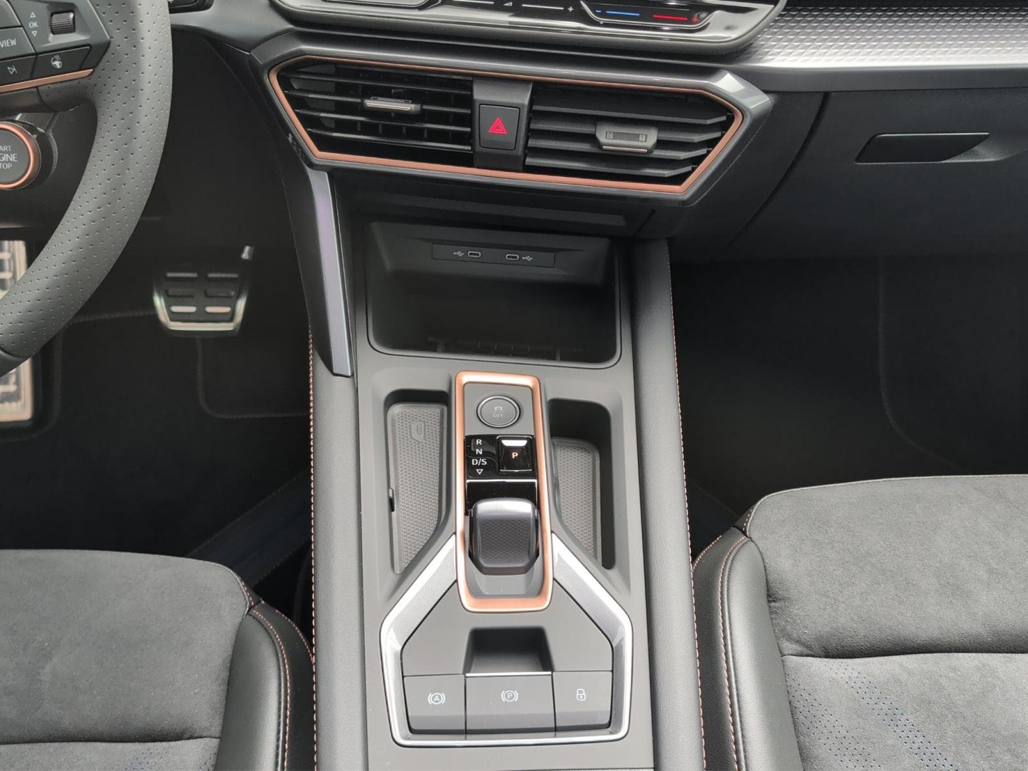 Cupra Leon Sportstourer (2026) - Photo 12