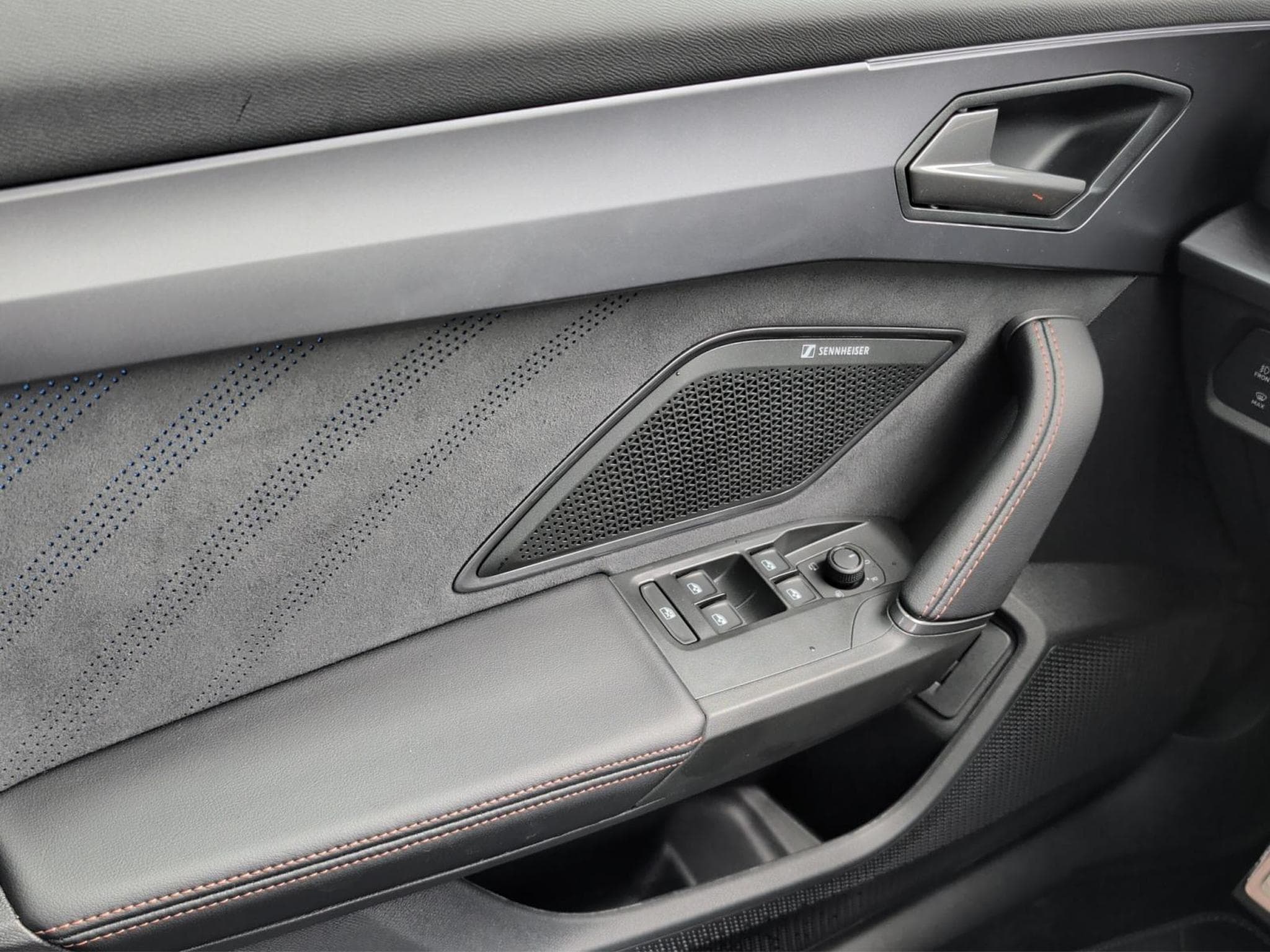Cupra Leon Sportstourer (2026) - Photo 14