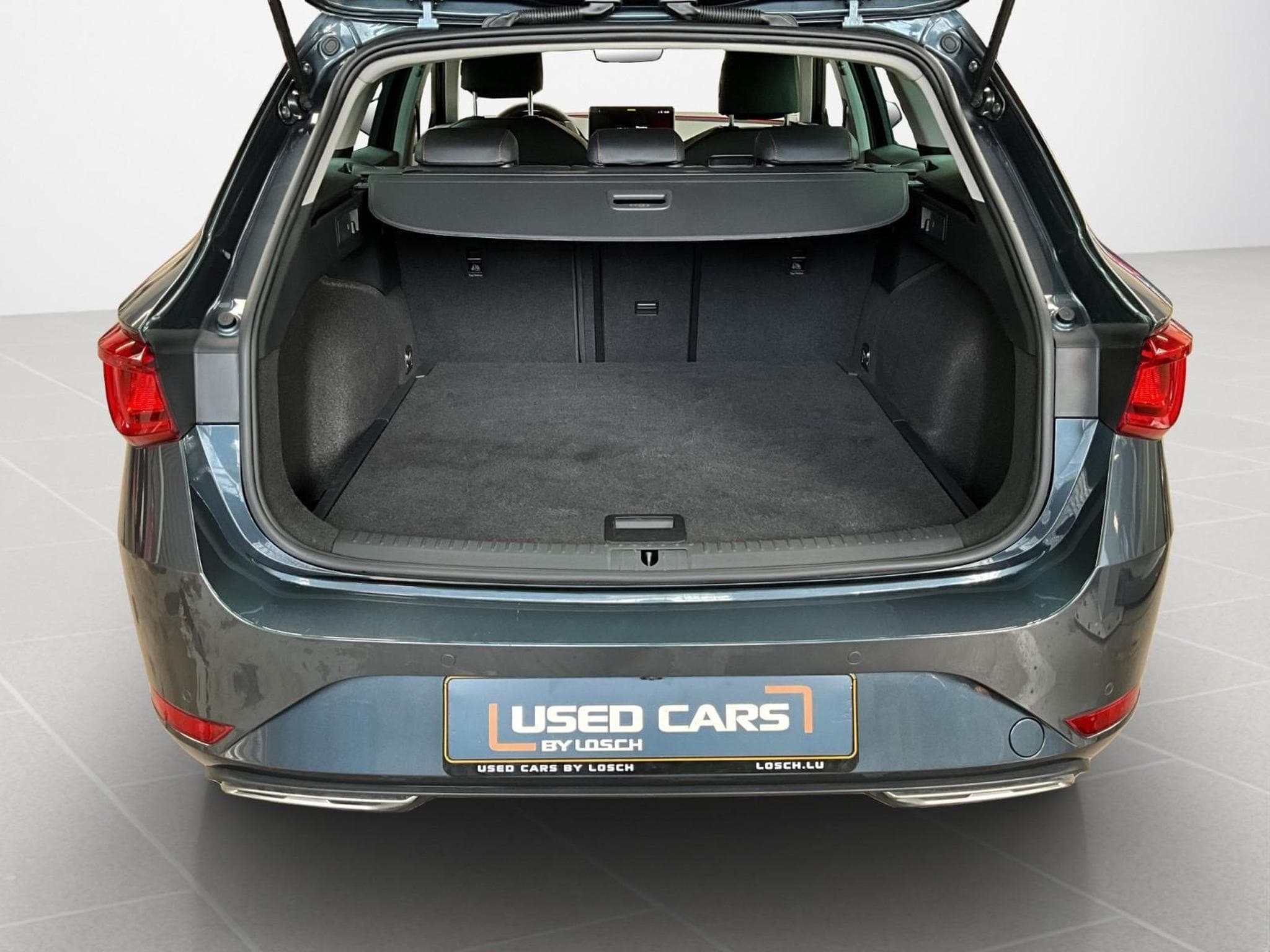 Seat Leon Sportstourer+FR+DSG+P.Vision+Matrix-Led+P.Safe+Connectivity- (2025) - Photo 18
