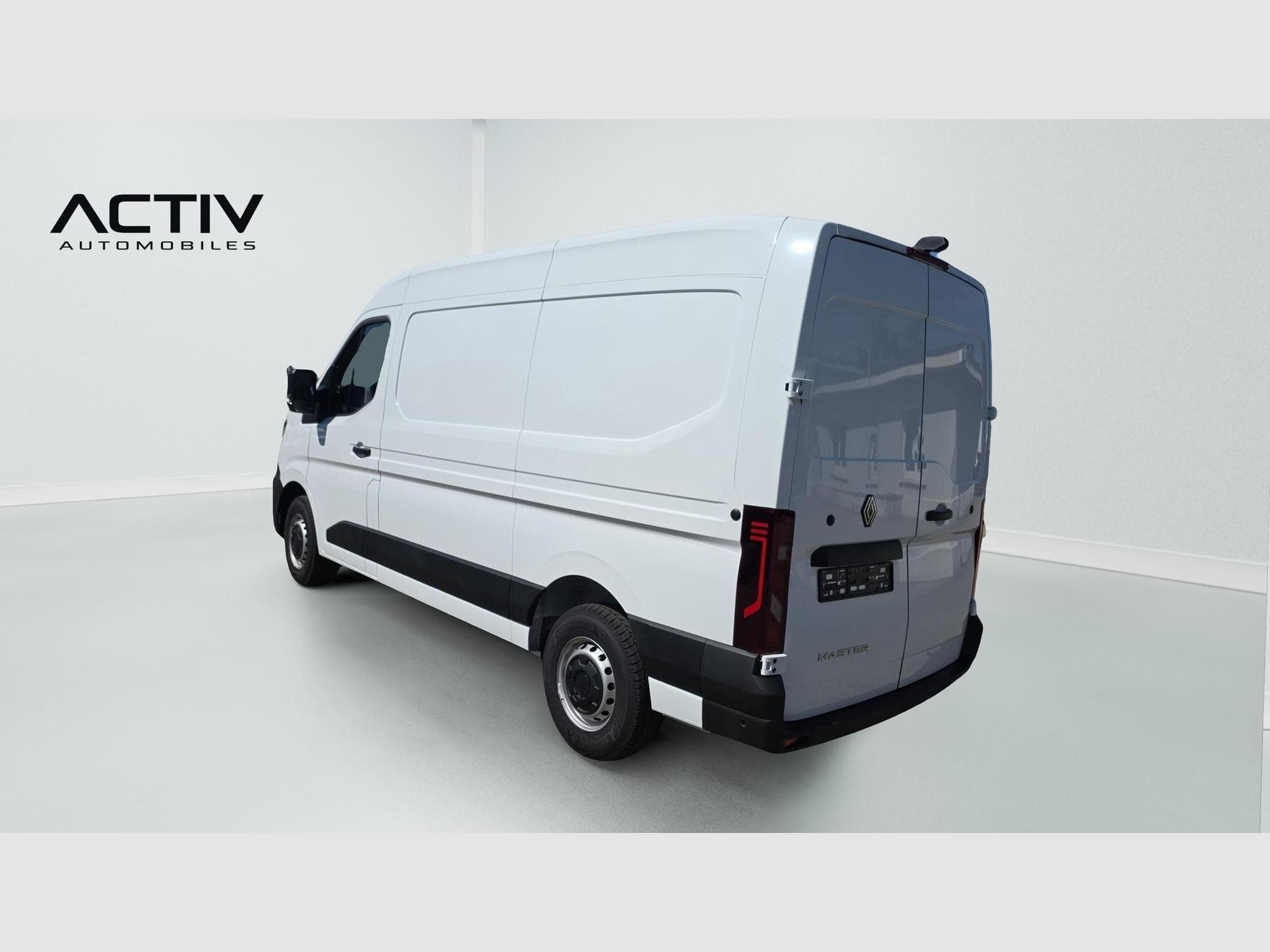 Renault Master BLUE DCI 130 L2H2 3T5 TR EXTRA (2025) - Foto 5