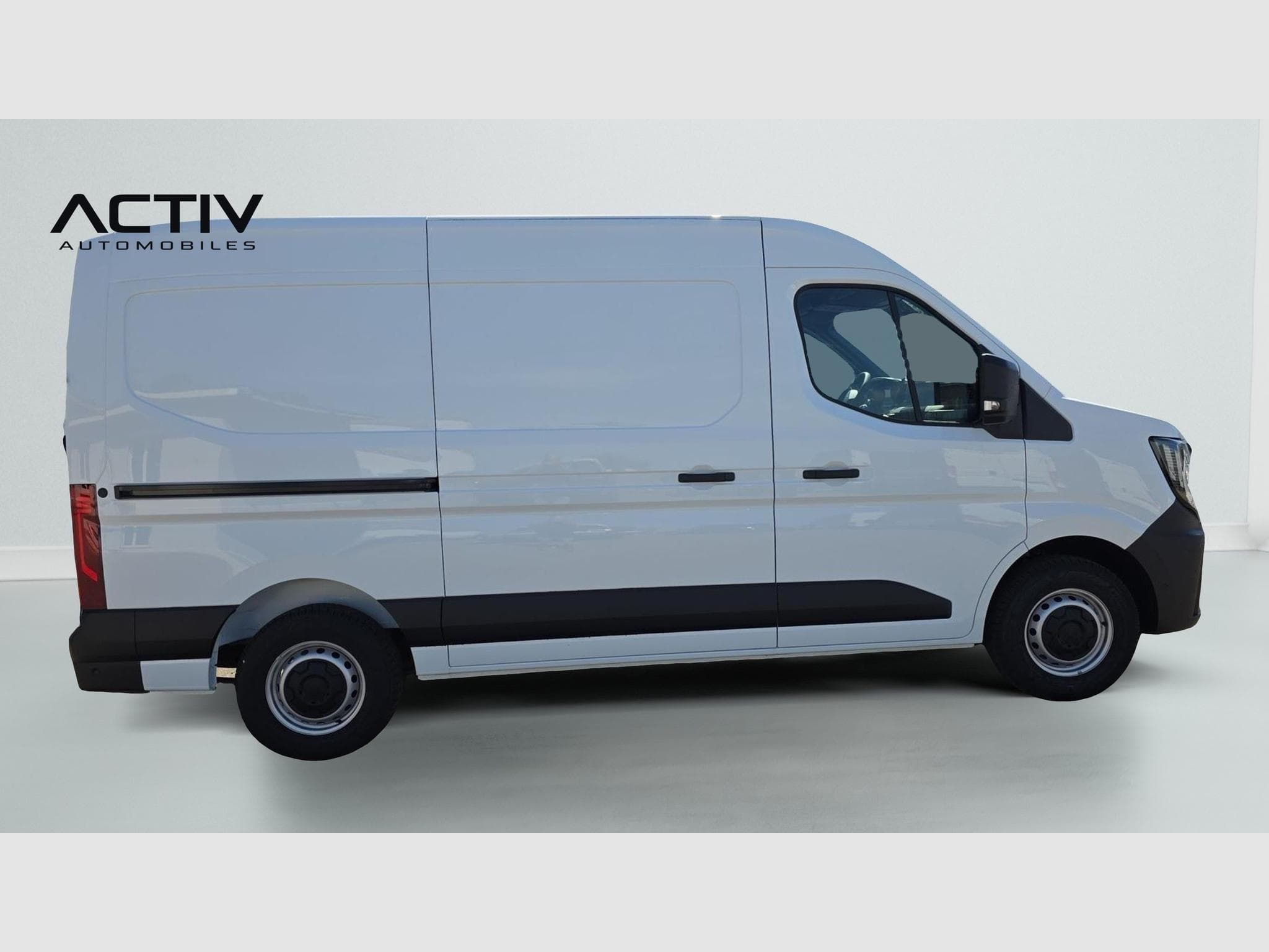 Renault Master BLUE DCI 130 L2H2 3T5 TR EXTRA (2025) - Foto 8