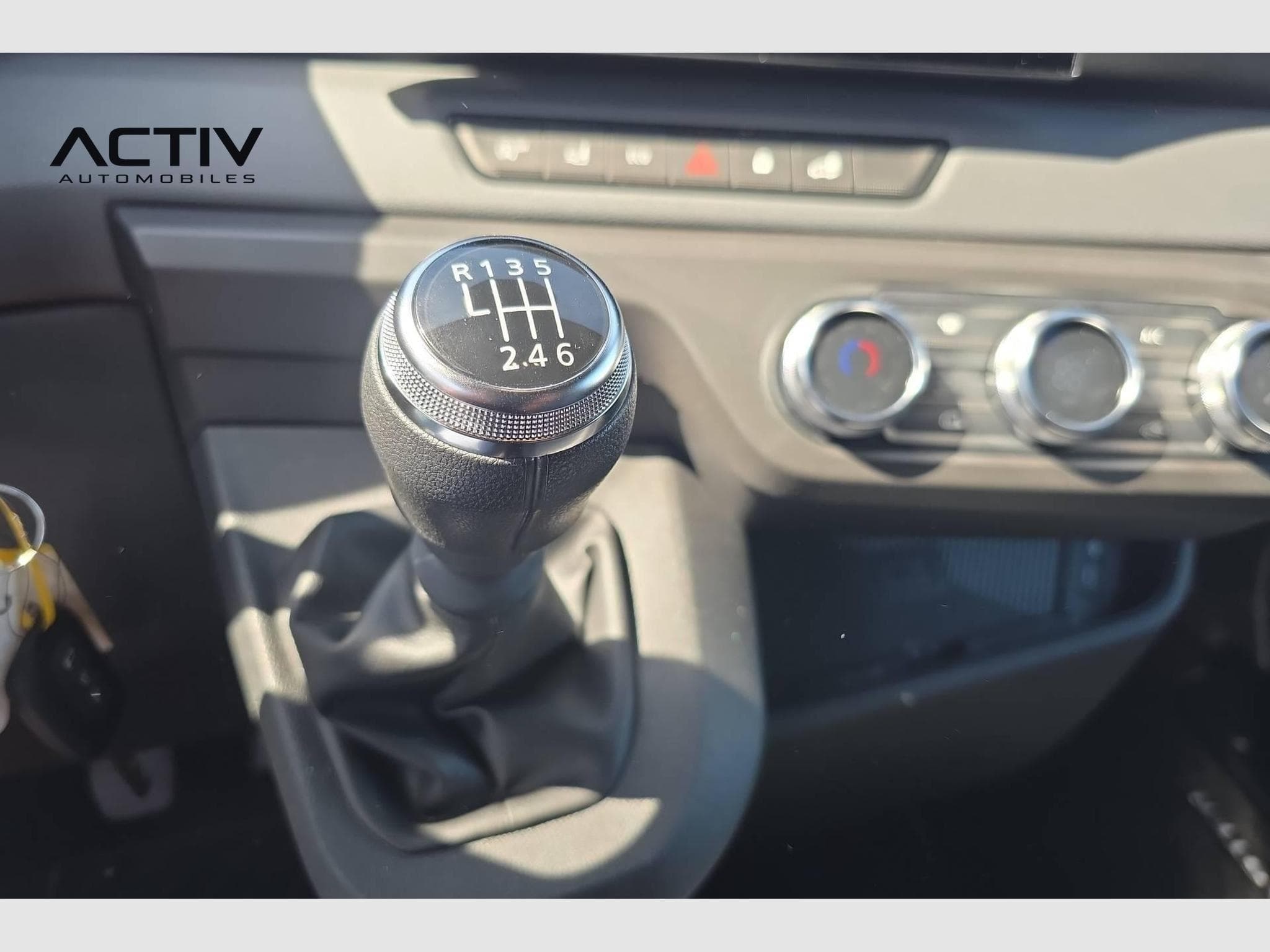Renault Master BLUE DCI 130 L2H2 3T5 TR EXTRA (2025) - Foto 16
