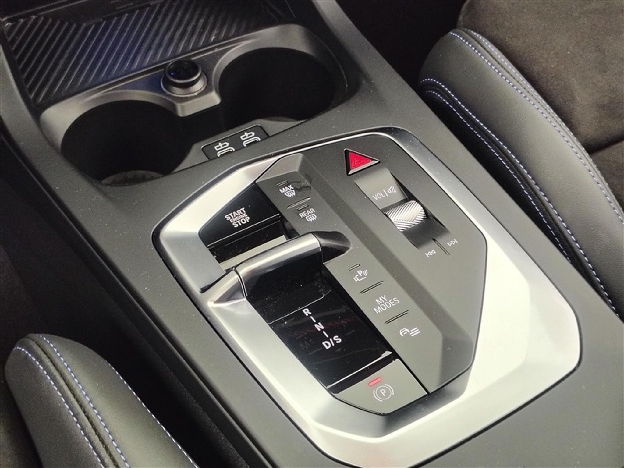 BMW 120 iA  Pack M Cuir / Navi Cockpit / Led / PDC+Caméra (2025) - Foto 12