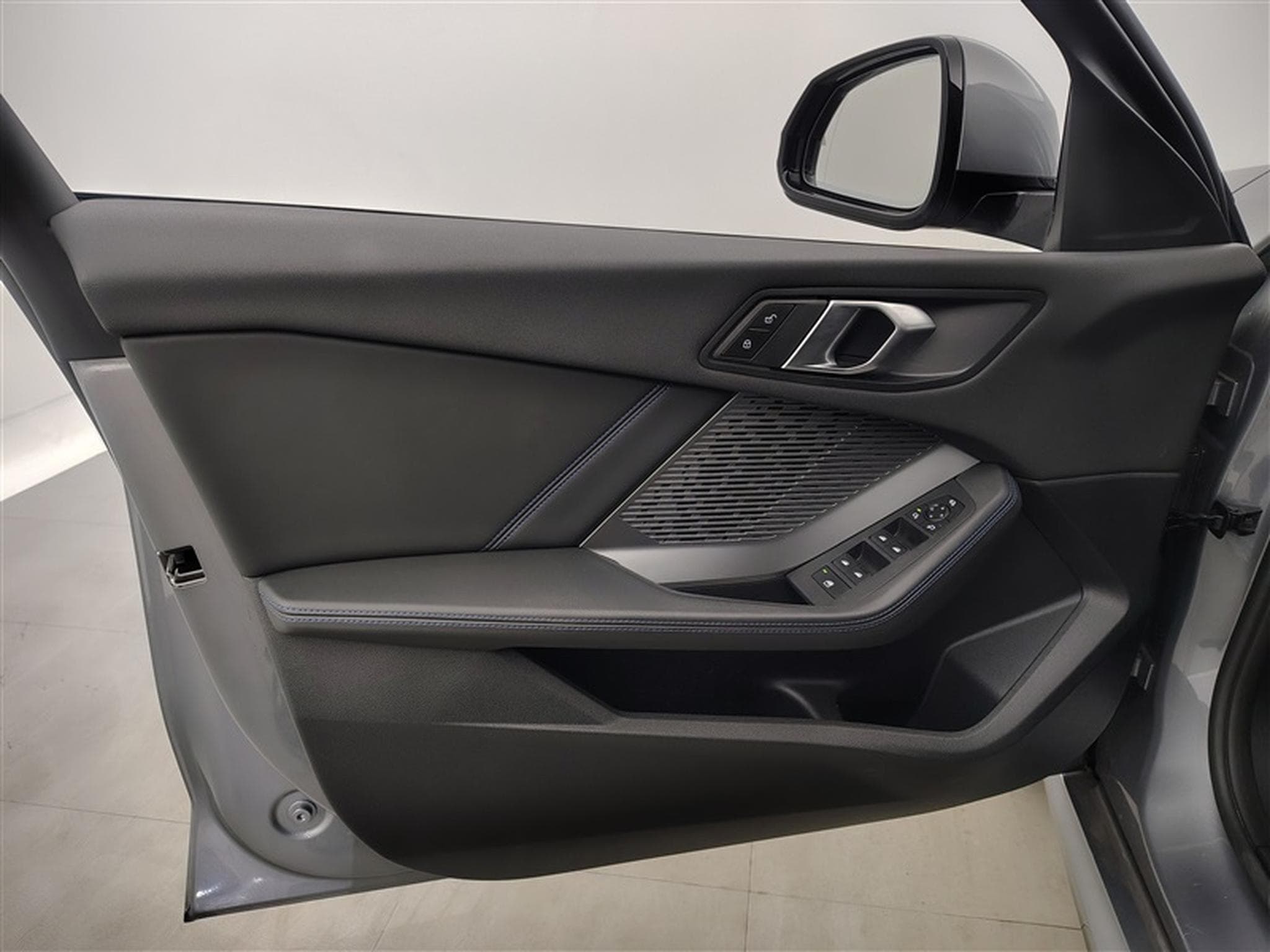 BMW 120 iA  Pack M Cuir / Navi Cockpit / Led / PDC+Caméra (2025) - Foto 17