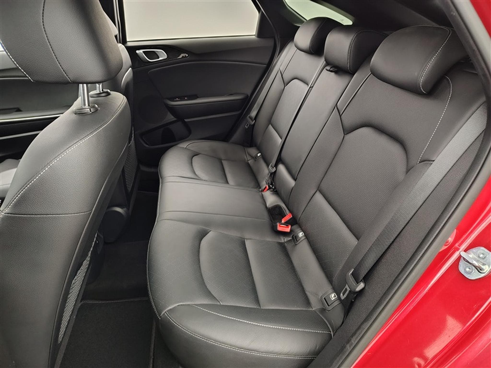 Kia ProCeed 1.5 TGI GT-Line CUIR / NAVI / CAMERA / TO PANO / JBL (2023) - Photo 12
