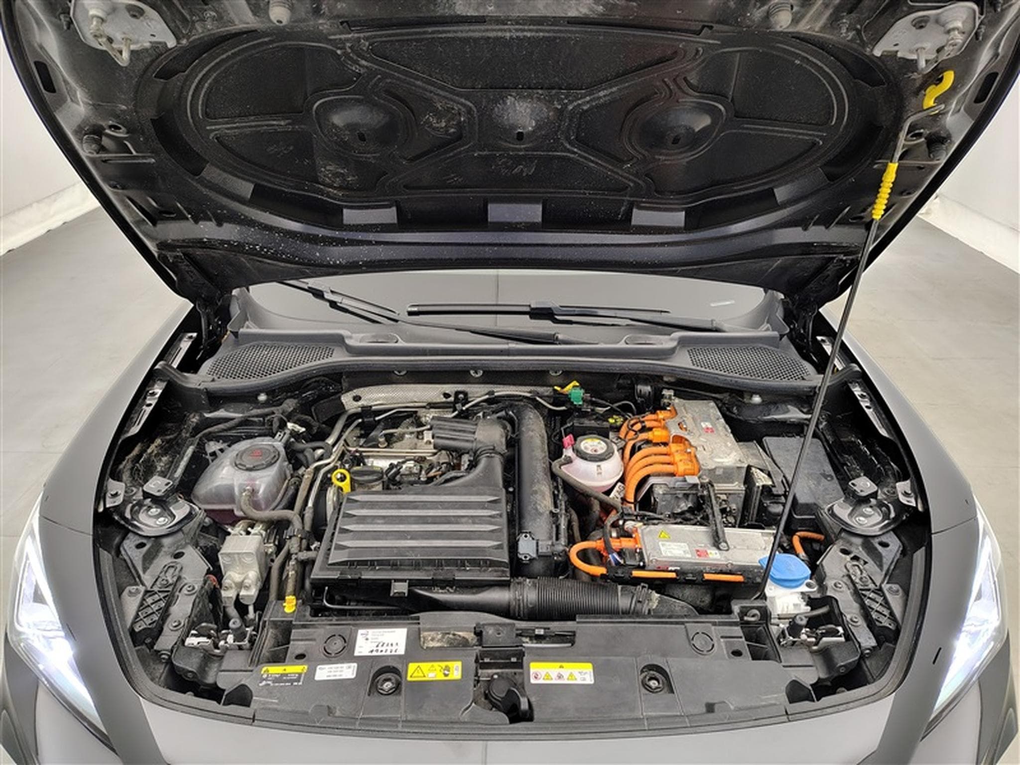 Cupra Formentor 1.4 e-Hybrid PHEV DSG NAVI / S-CUIR / FULL LED (2023) - Photo 19