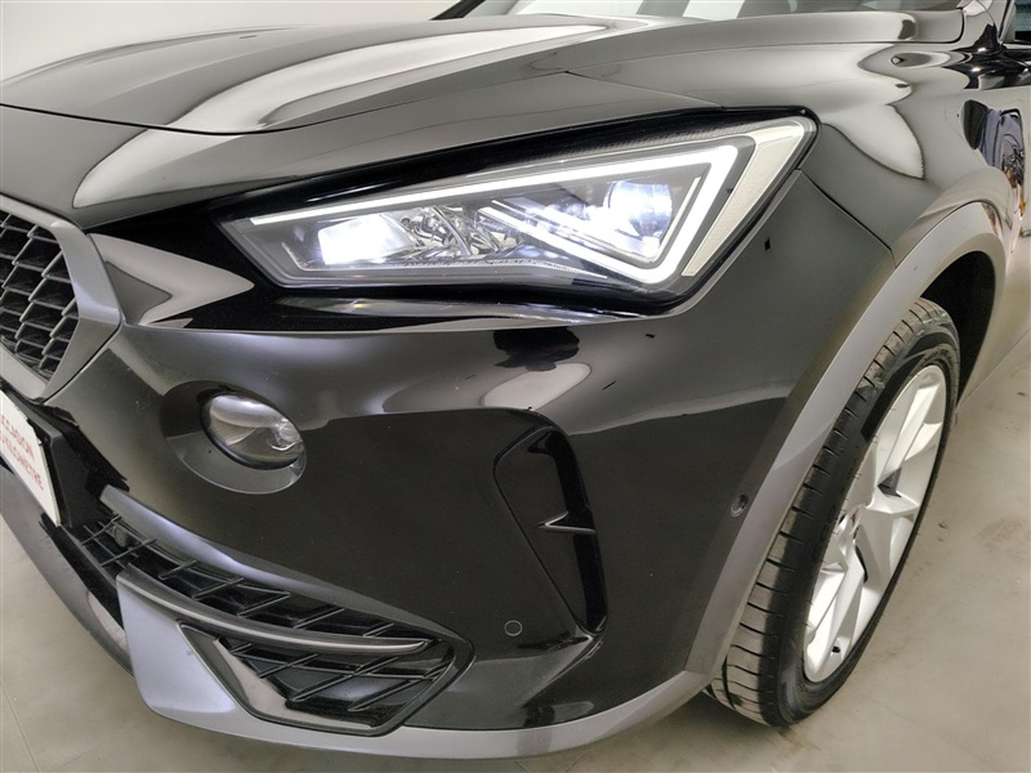 Cupra Formentor 1.4 e-Hybrid PHEV DSG NAVI / S-CUIR / FULL LED (2023) - Photo 15