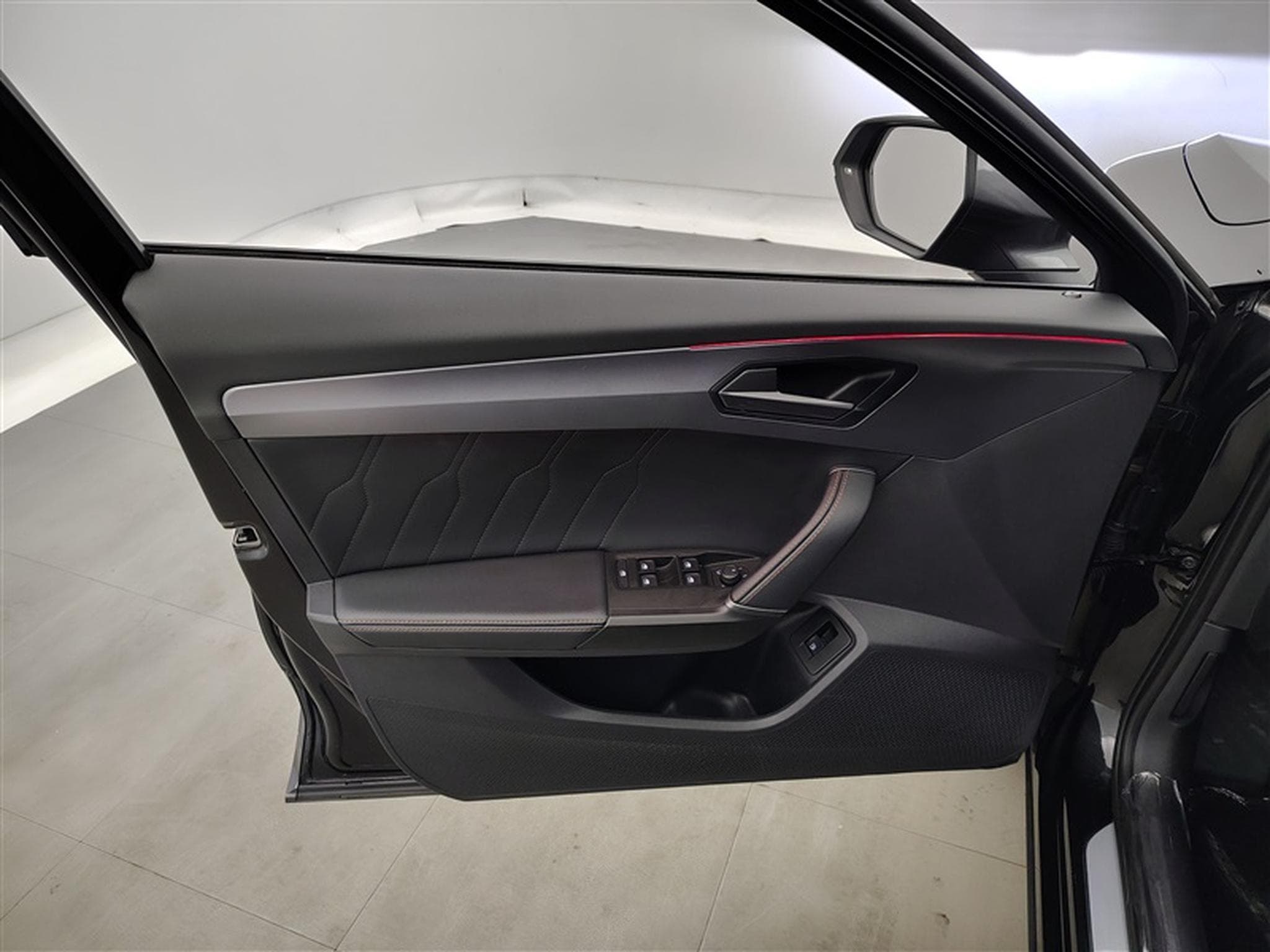 Cupra Formentor 1.4 e-Hybrid PHEV DSG NAVI / S-CUIR / FULL LED (2023) - Photo 17