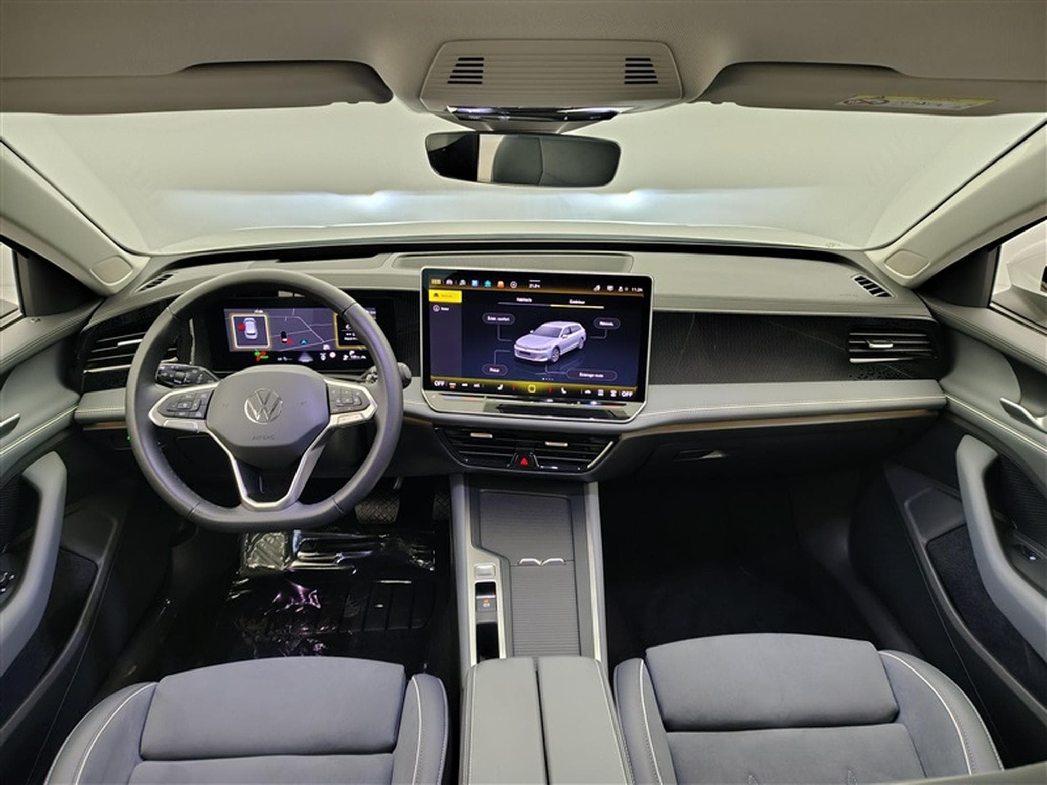VW Passat 1.5 TSI 150Cv DSG Elegance NAVI / CAMERA / CARPLAY (2024) - Photo 8