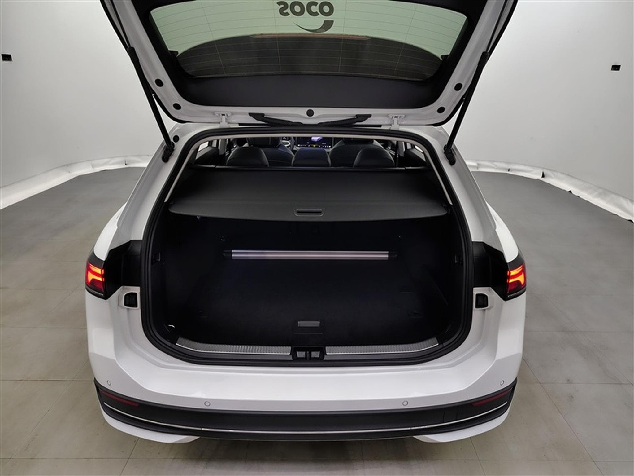VW Passat 1.5 TSI 150Cv DSG Elegance NAVI / CAMERA / CARPLAY (2024) - Photo 14