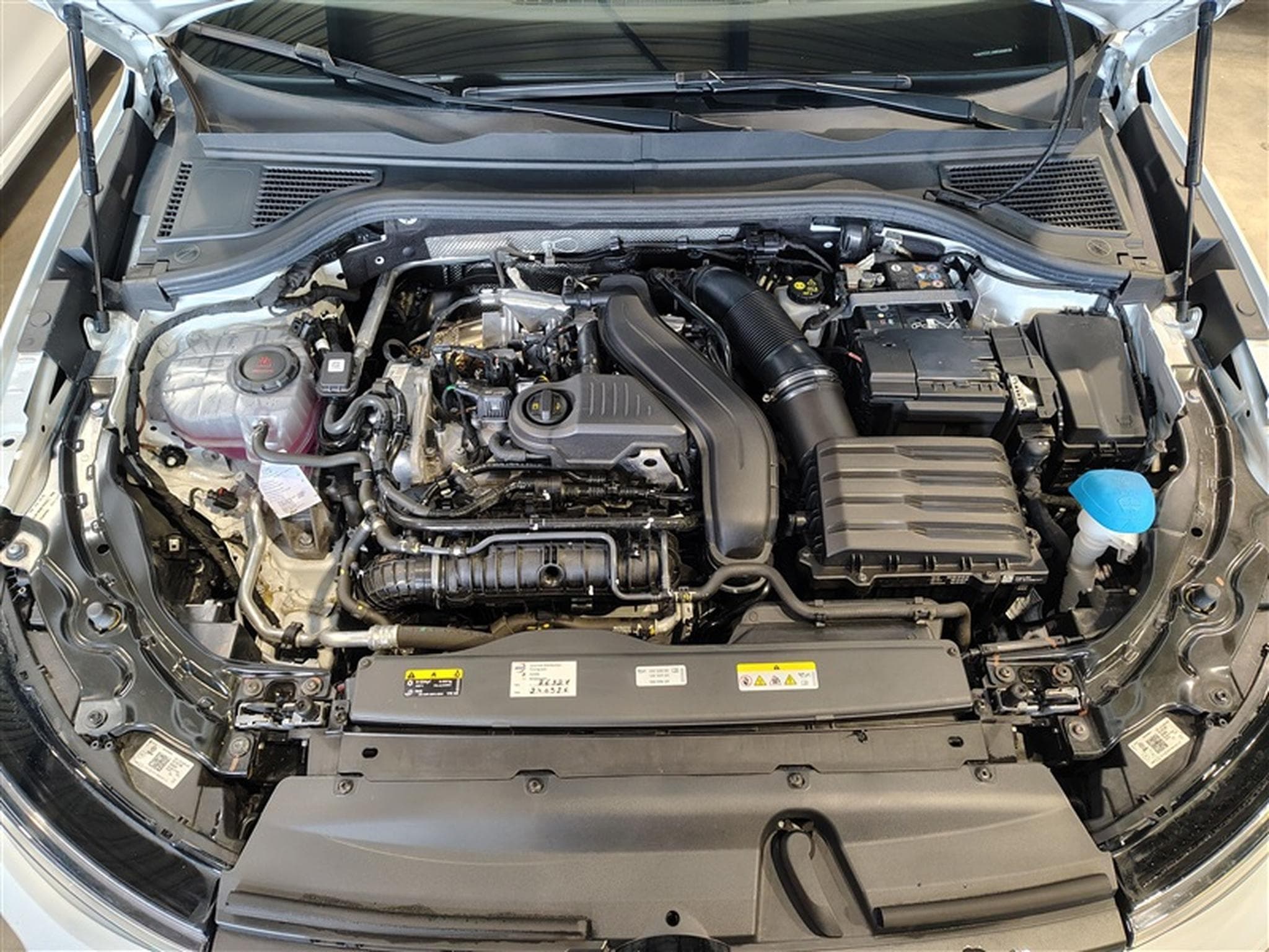 VW Passat 1.5 TSI 150Cv DSG Elegance NAVI / CAMERA / CARPLAY (2024) - Photo 19