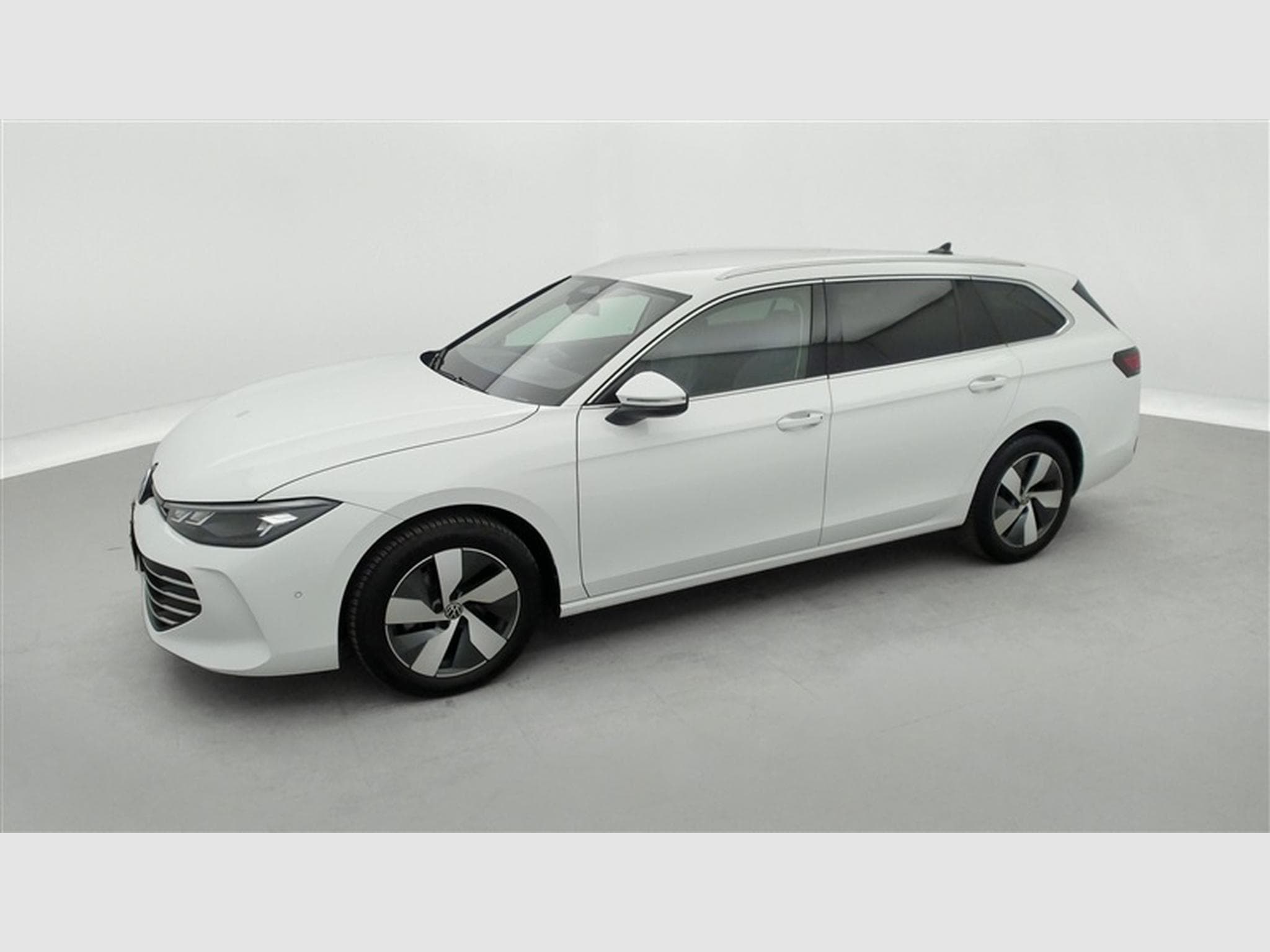 VW Passat 1.5 TSI 150Cv DSG Elegance NAVI / CAMERA / CARPLAY (2024) - Photo 21
