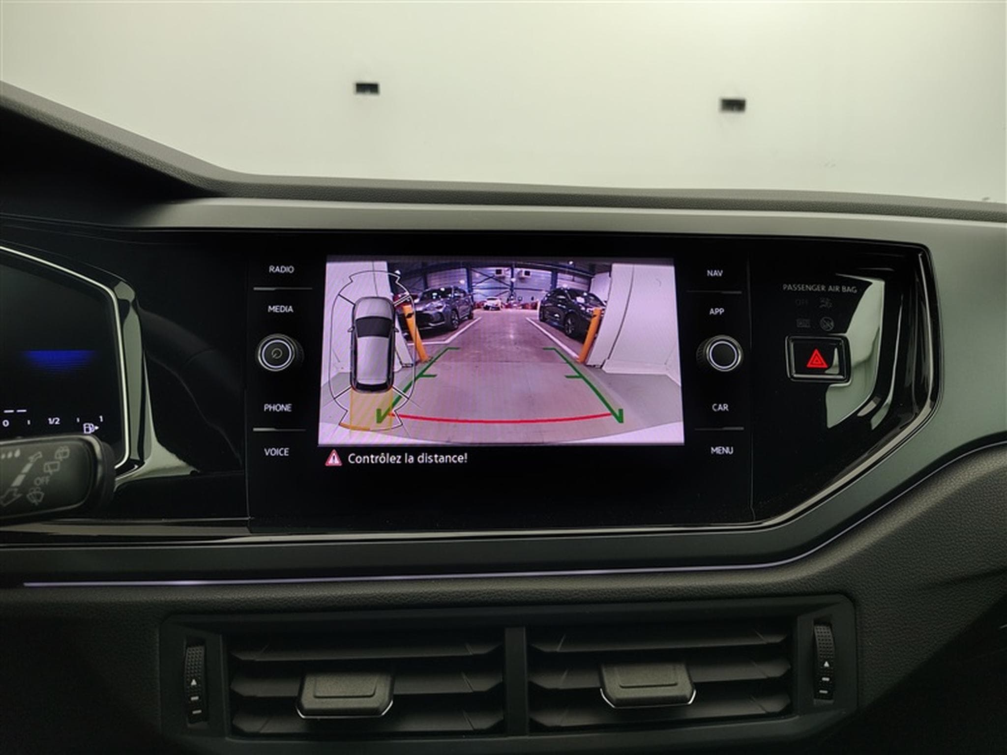 VW Polo 1.0 TSI 95cv R-Line CARPLAY / FULL LED / CAMERA / JA 17" (2025) - Photo 18