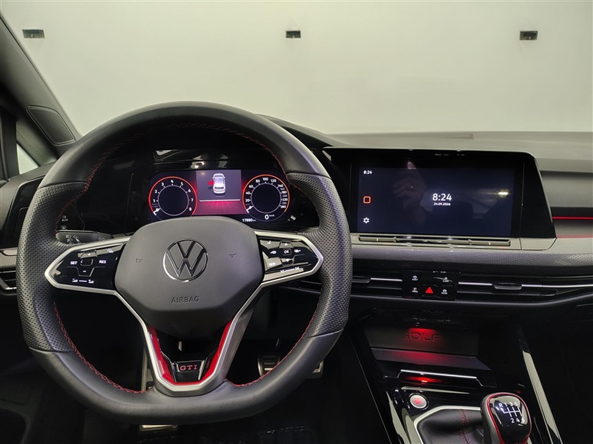 VW Golf 2.0 TSI 245cv GTI NAVI / FULL LED / CAMERA / JA 17" (2024) - Photo 8