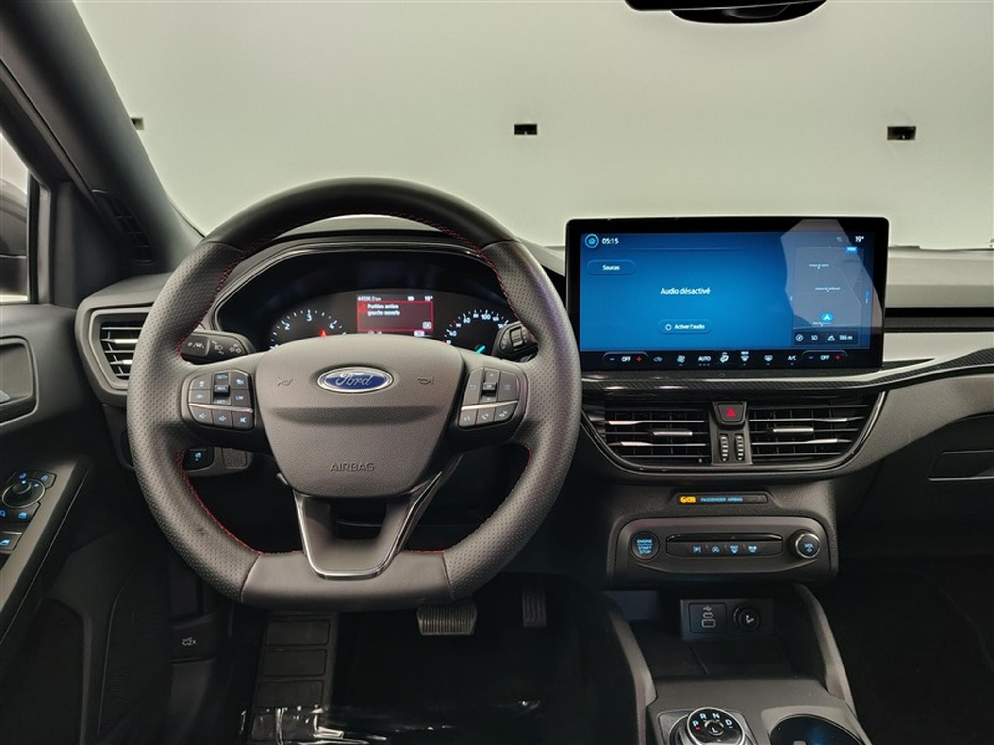 Ford Focus 1.5 EcoBlue 115cv PowerShift ST-Line NAVI / FULL LED / CAM (2025) - Photo 9