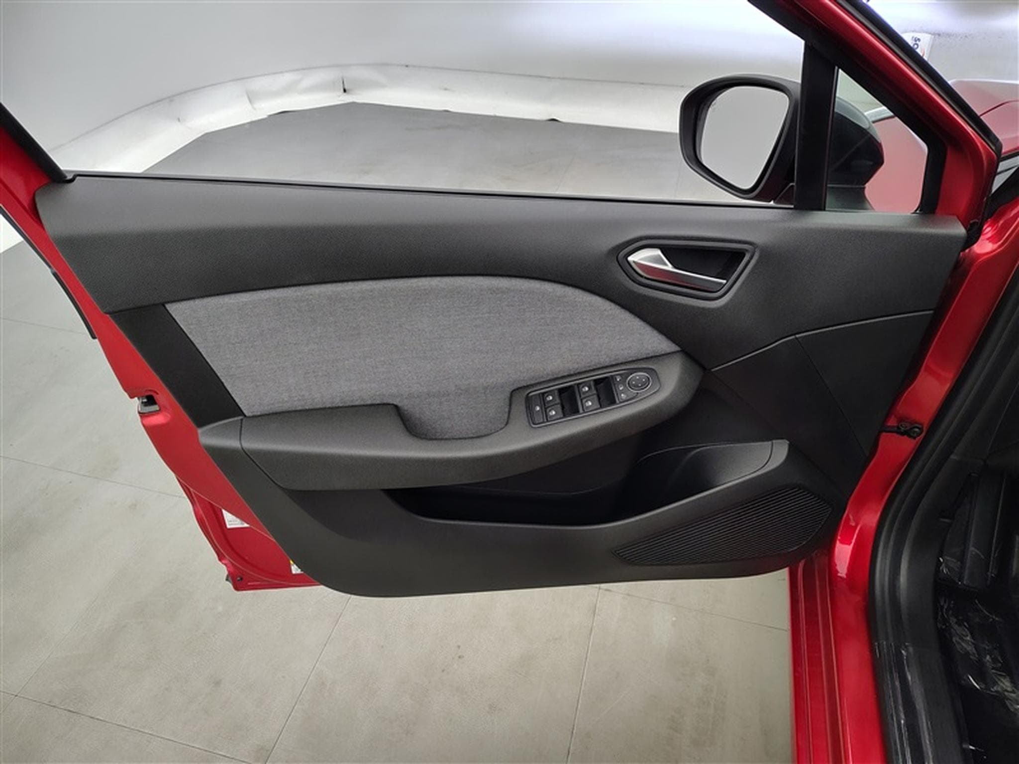 Renault Clio 1.0 TCe 90cv Techno S-CUIR / NAVI / CARPLAY / FULL LED (2025) - Photo 17