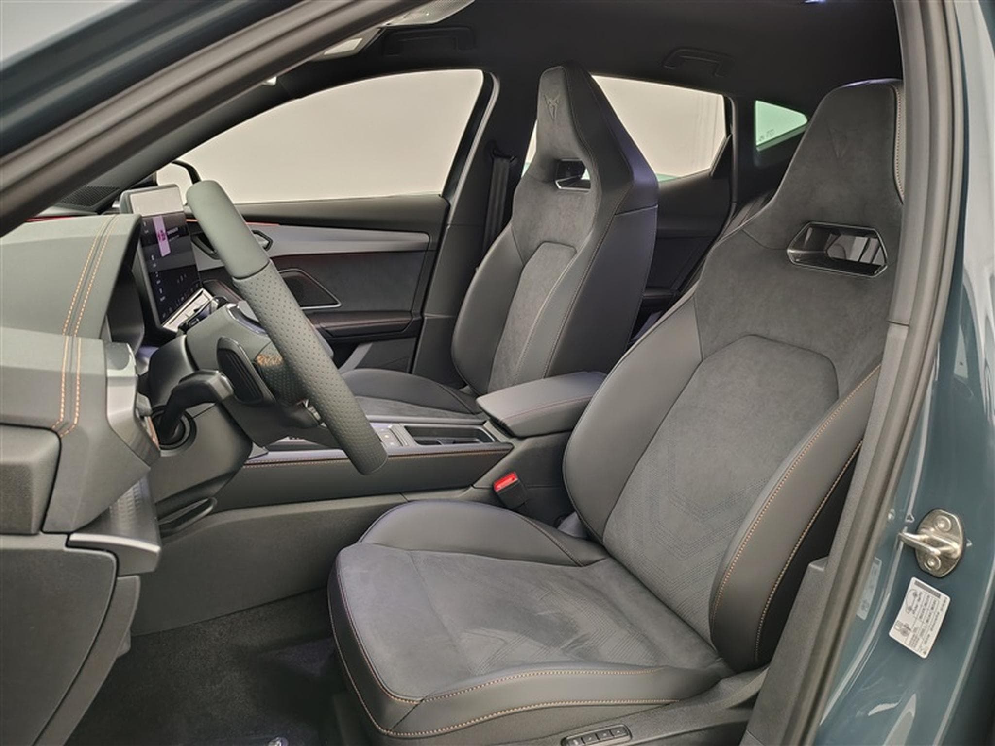 Cupra Formentor 1.5 eTSI 150cv DSG CARPLAY / FULL LED / SIEGES SPORT (2026) - Photo 7