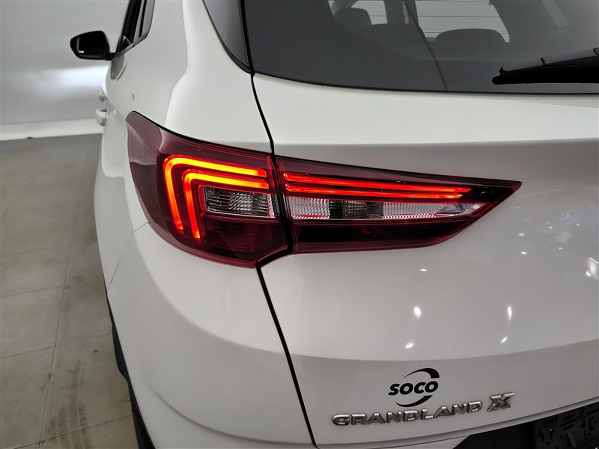Opel Grandland 1.2 Turbo 130cv Elegance NAVI / FULL LED / CUIR PARTIEL (2020) - Photo 16