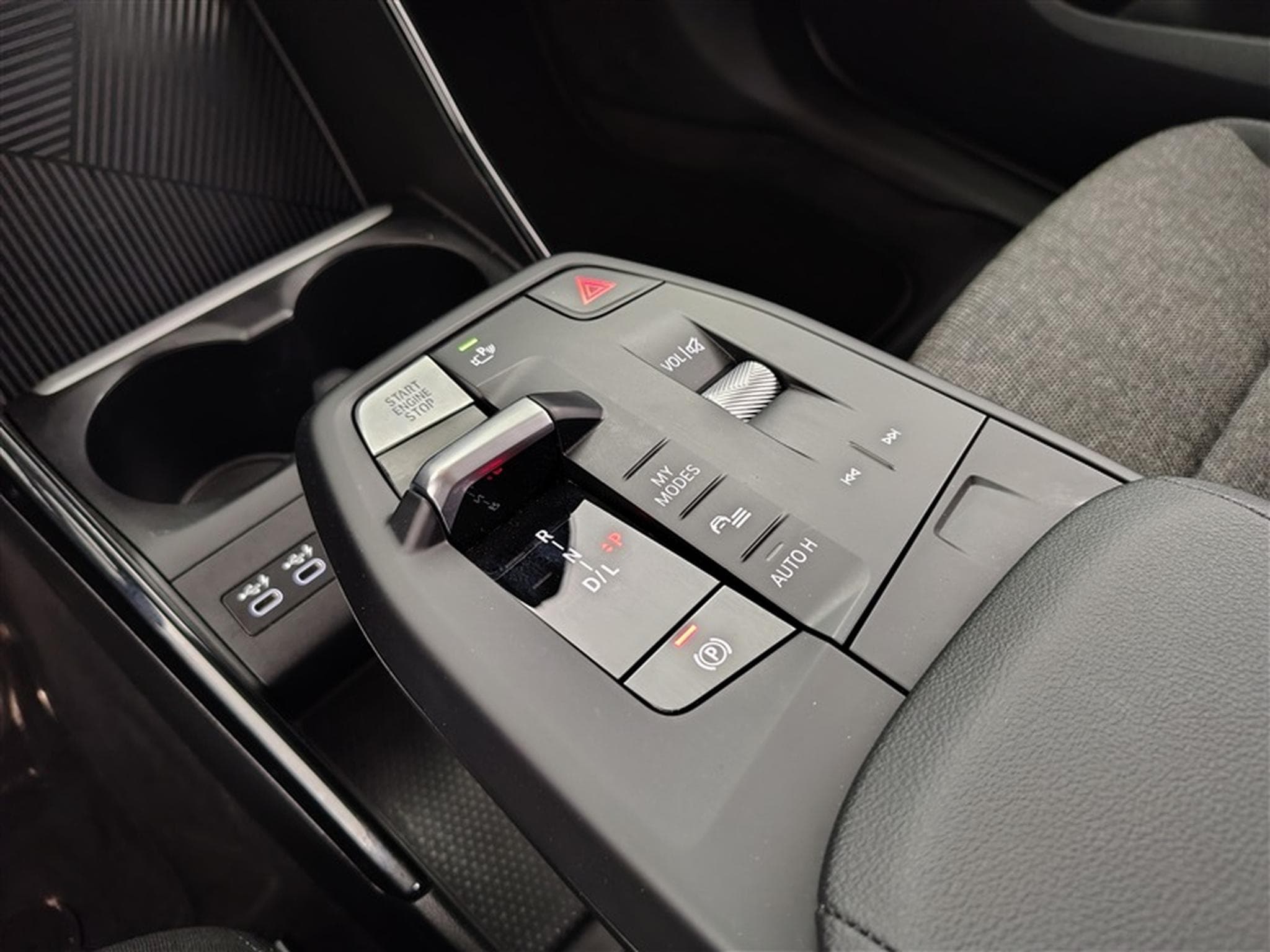 BMW 218 iA Active Tourer  Navi / Led / PDC av+ar (2023) - Photo 12