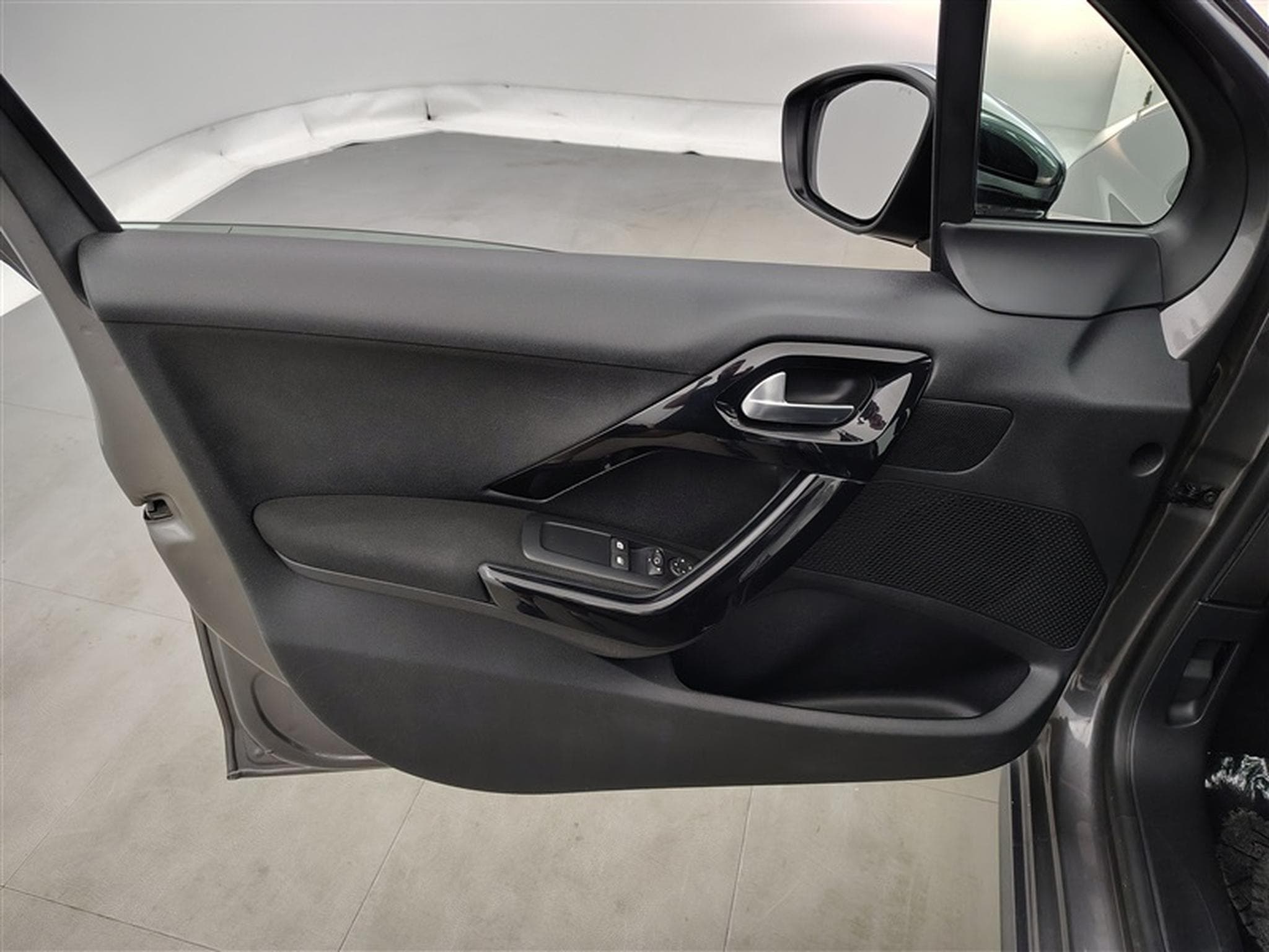 Peugeot 208 1.2 PureTech Signature S&S (EU6.2) (2018) - Photo 17