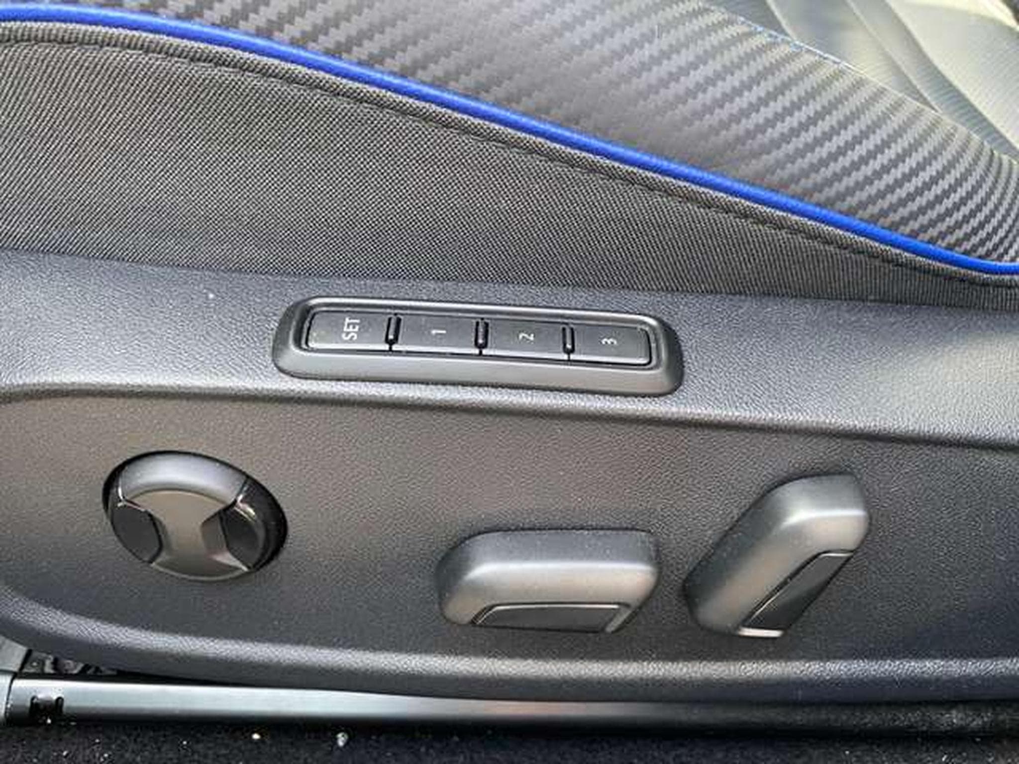 VW Golf 2.0TSI  4Motion R - JUSQU'A 48 MOIS DE GARANTIE (2025) - Photo 15