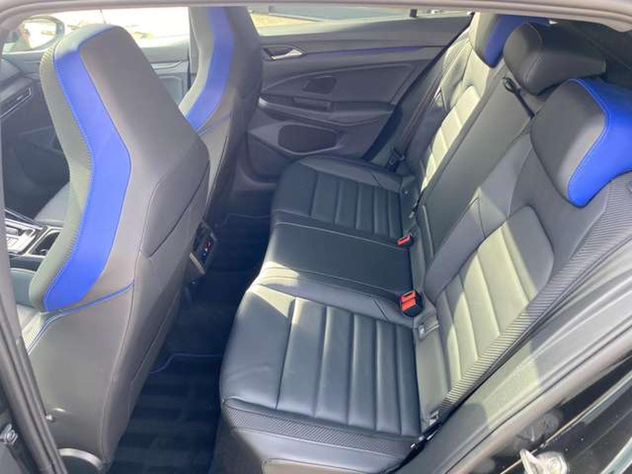 VW Golf 2.0TSI  4Motion R - JUSQU'A 48 MOIS DE GARANTIE (2025) - Photo 18