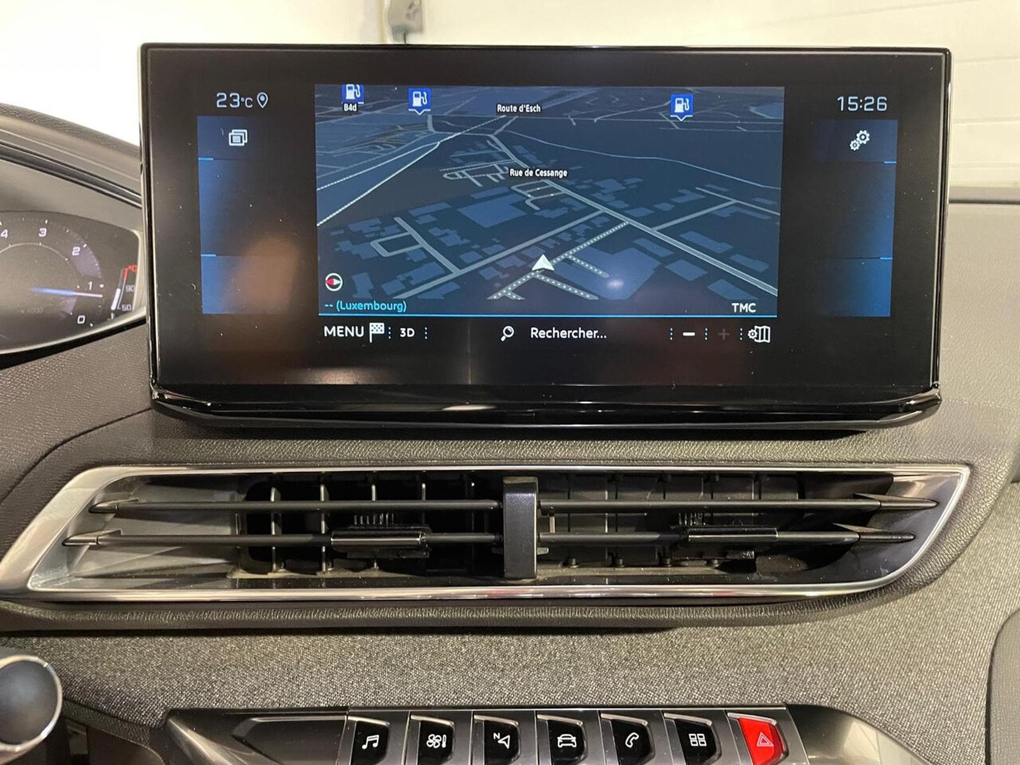 Peugeot 3008 1.5 BlueHDI 130 ALLURE ROAD TRIP I-COCKPIT GPS (2021) - Photo 4