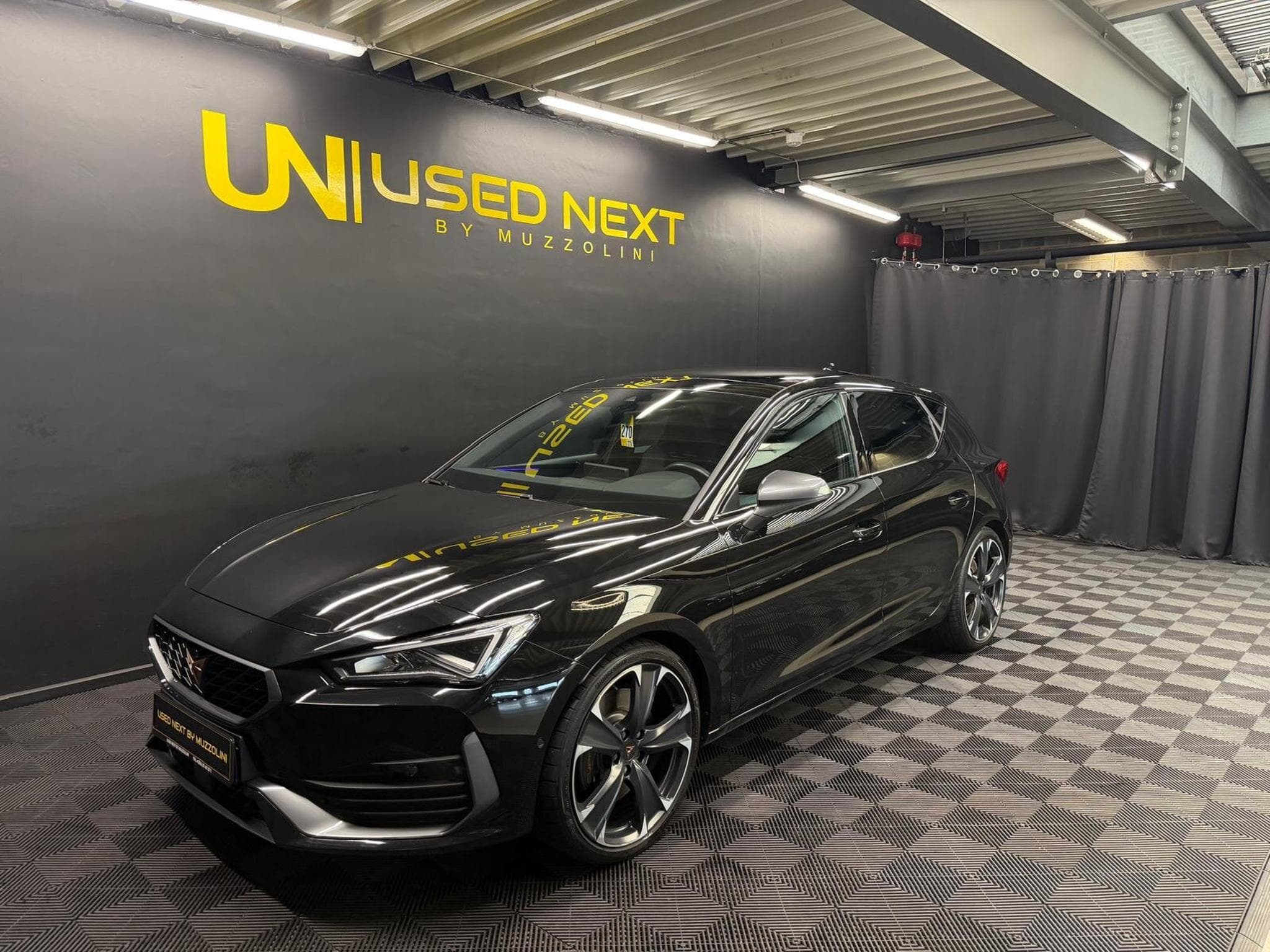 Cupra Leon 2.0 DSG7 300cv (2024) - Foto 1