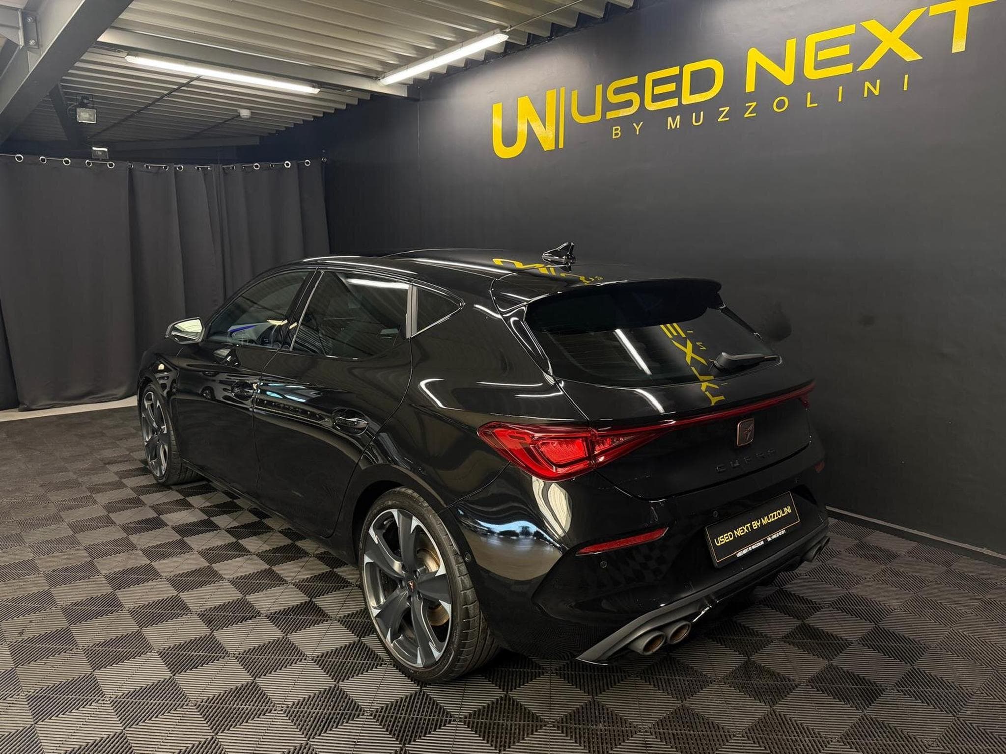 Cupra Leon 2.0 DSG7 300cv (2024) - Foto 6