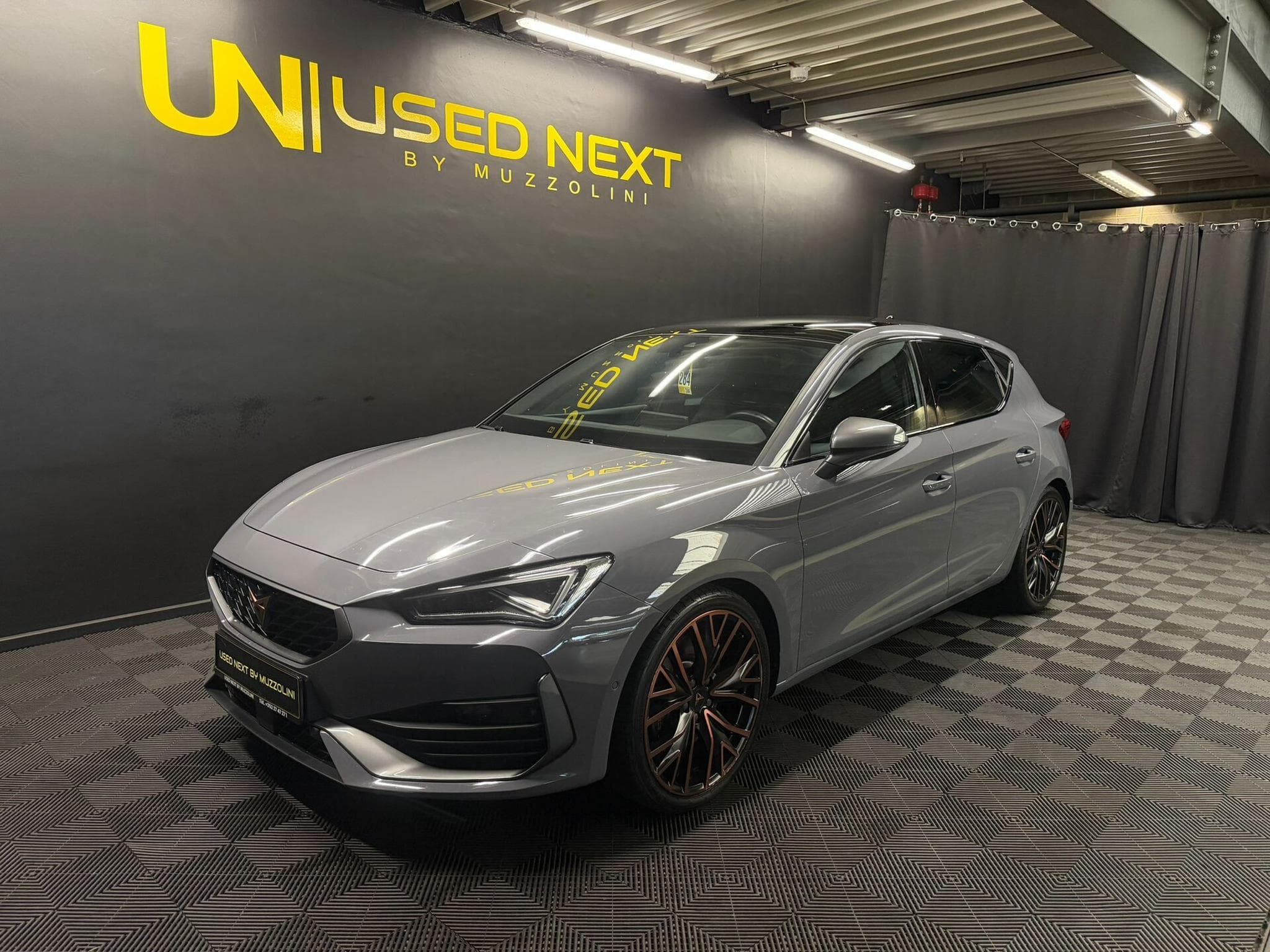 Cupra Leon VZ 2.0 TSI 301cv  CAMERA / TOIT PANORAMIQUE (2024) - Foto 1