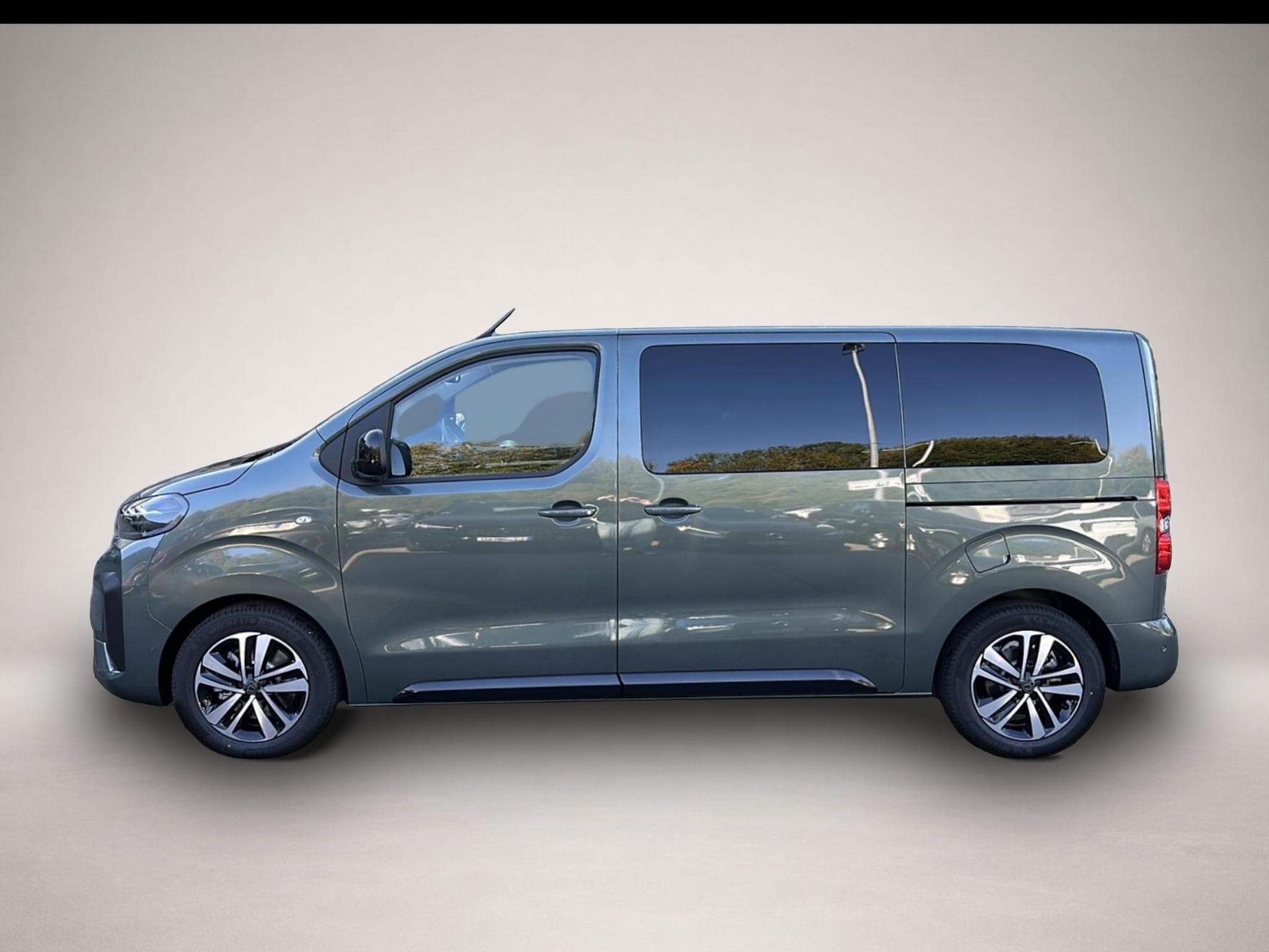 Peugeot Traveller (2026) - Photo 6