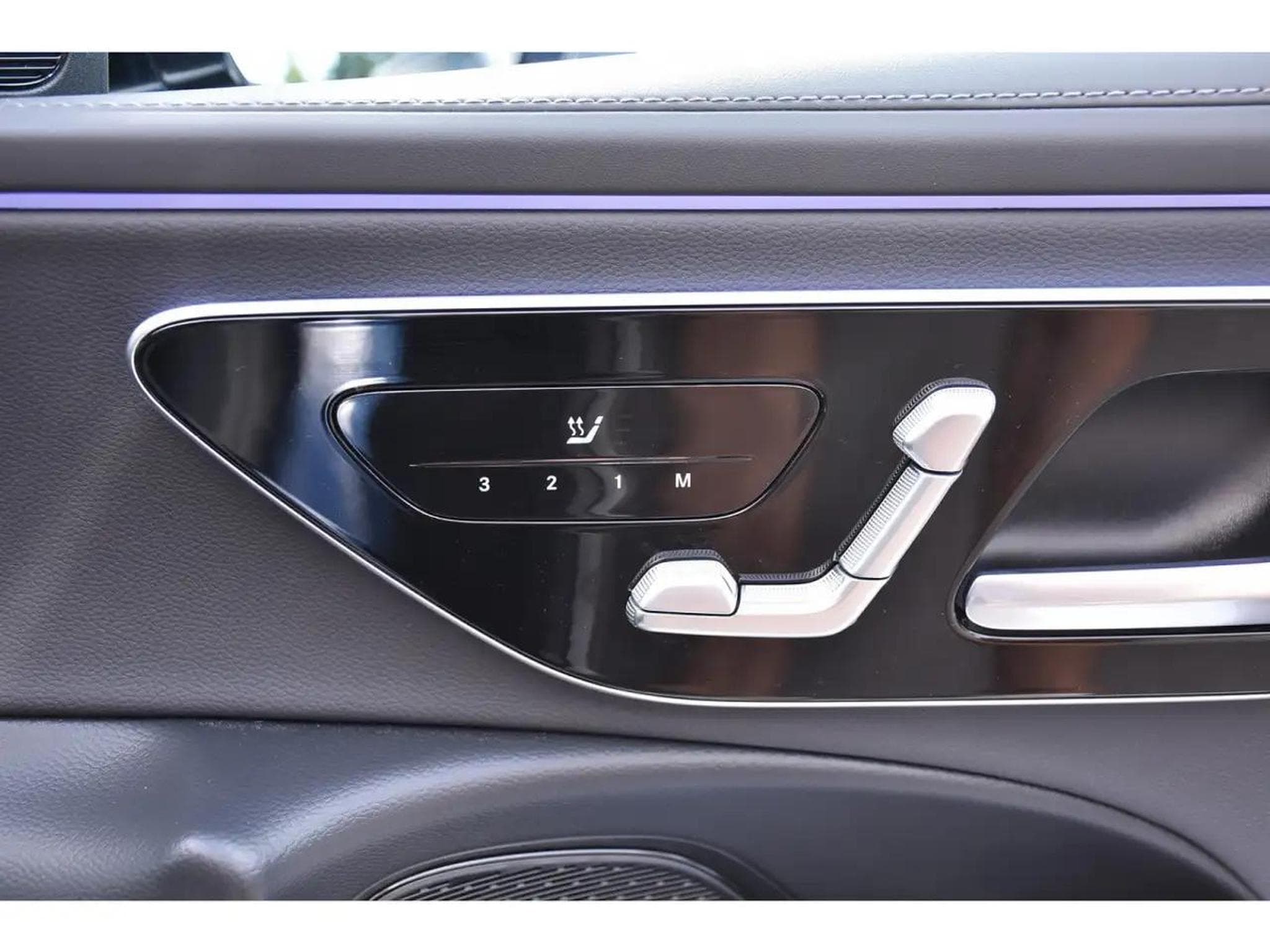 Mercedes 300 (2026) - Photo 25