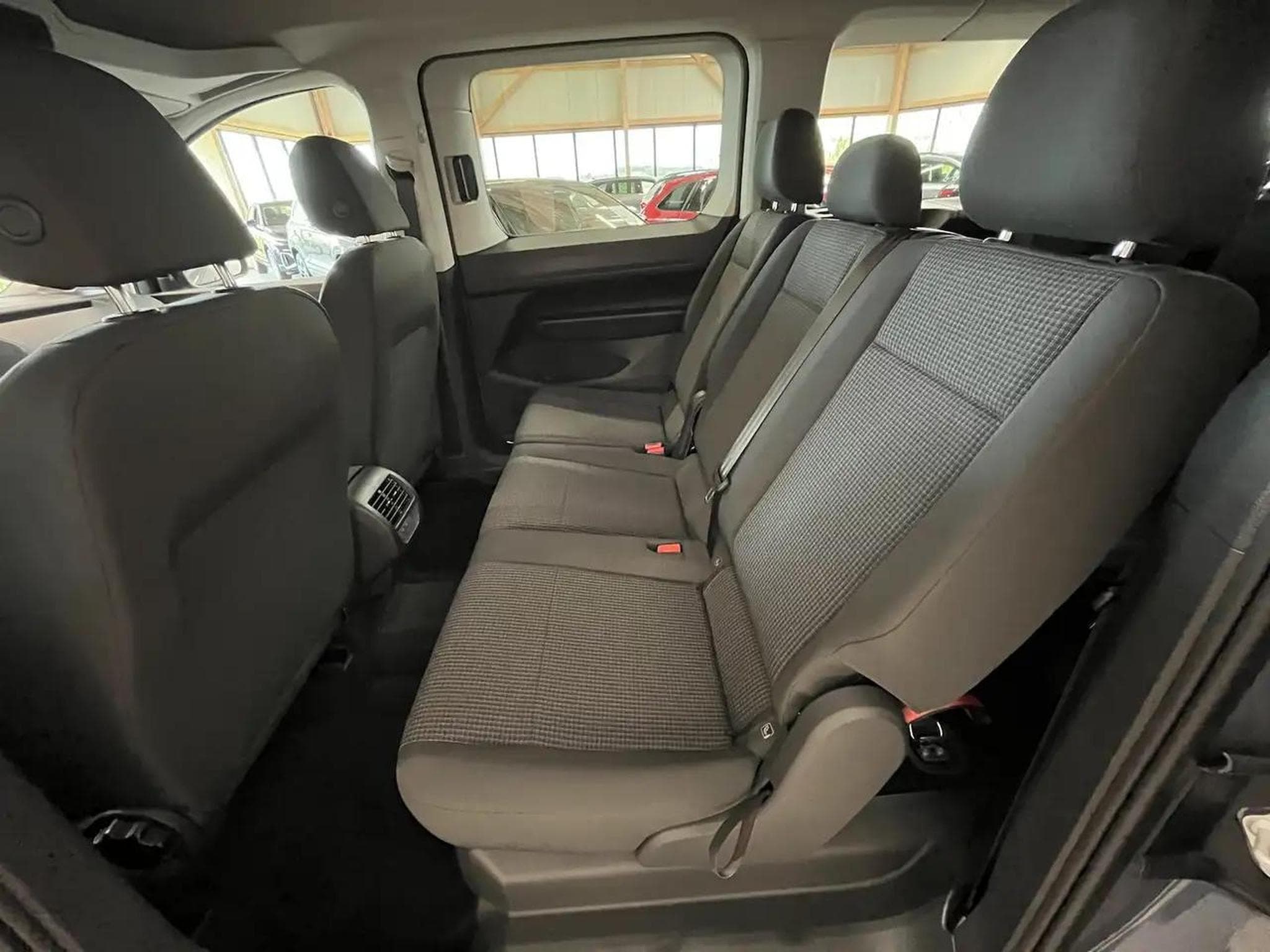 VW Caddy (2026) - Photo 10